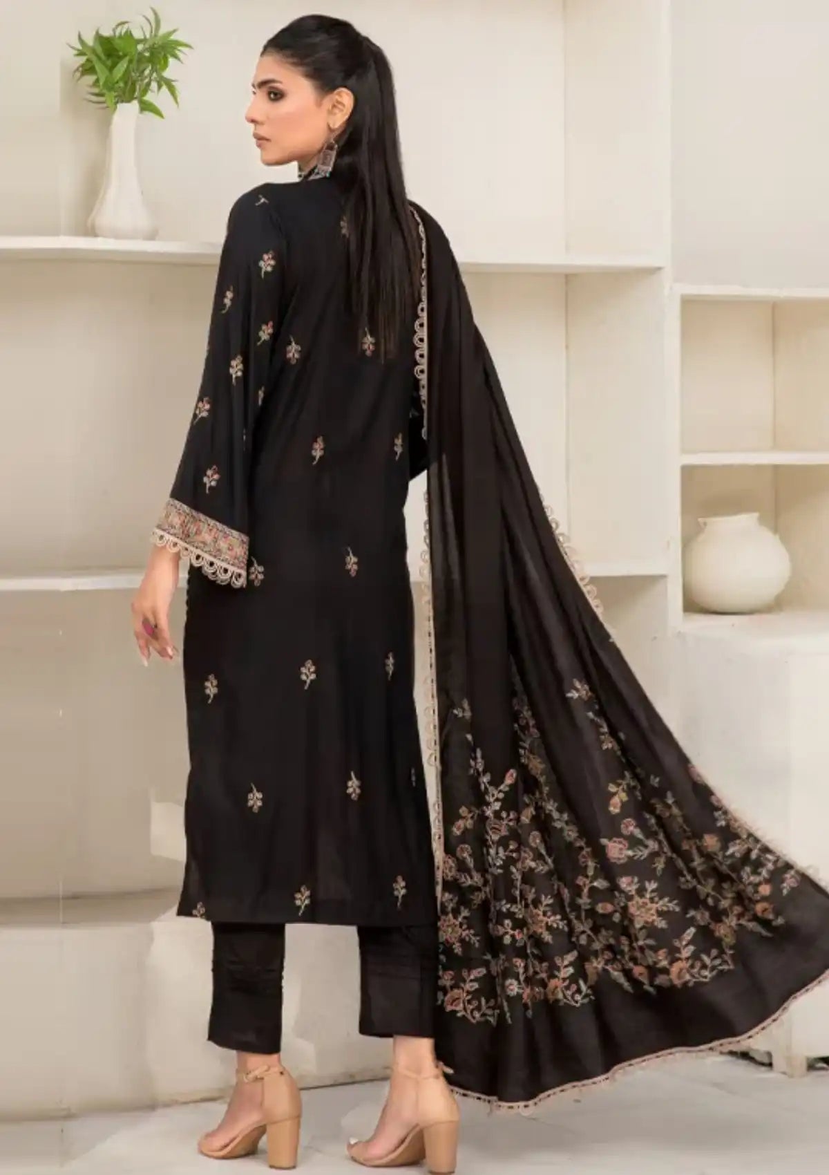 Smile Husn-e-Jadwa Luxury Shawl'23 D-1246 - Mohsin Saeed Fabrics