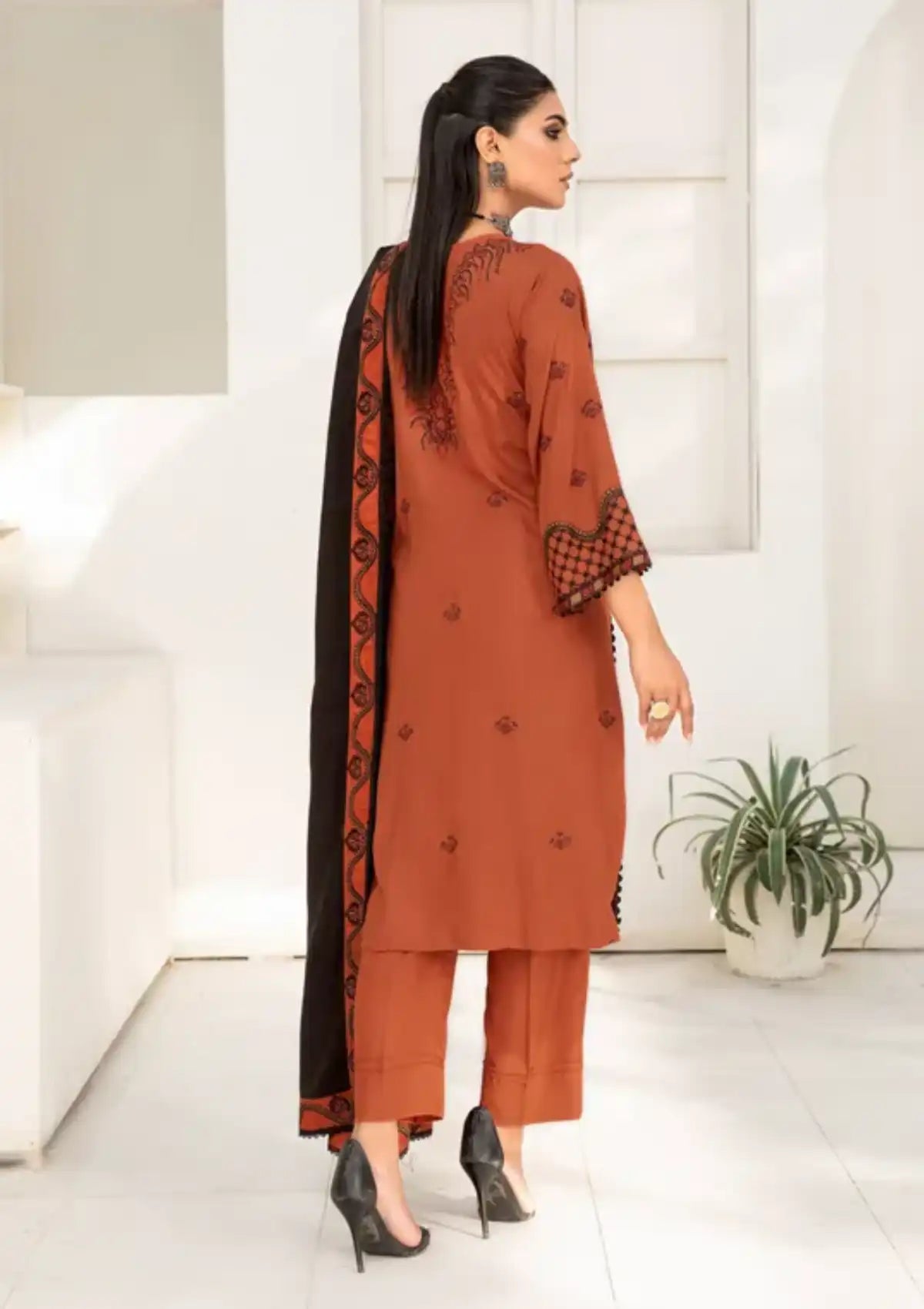 Smile Husn-e-Jadwa Luxury Shawl'23 D-1247 - Mohsin Saeed Fabrics