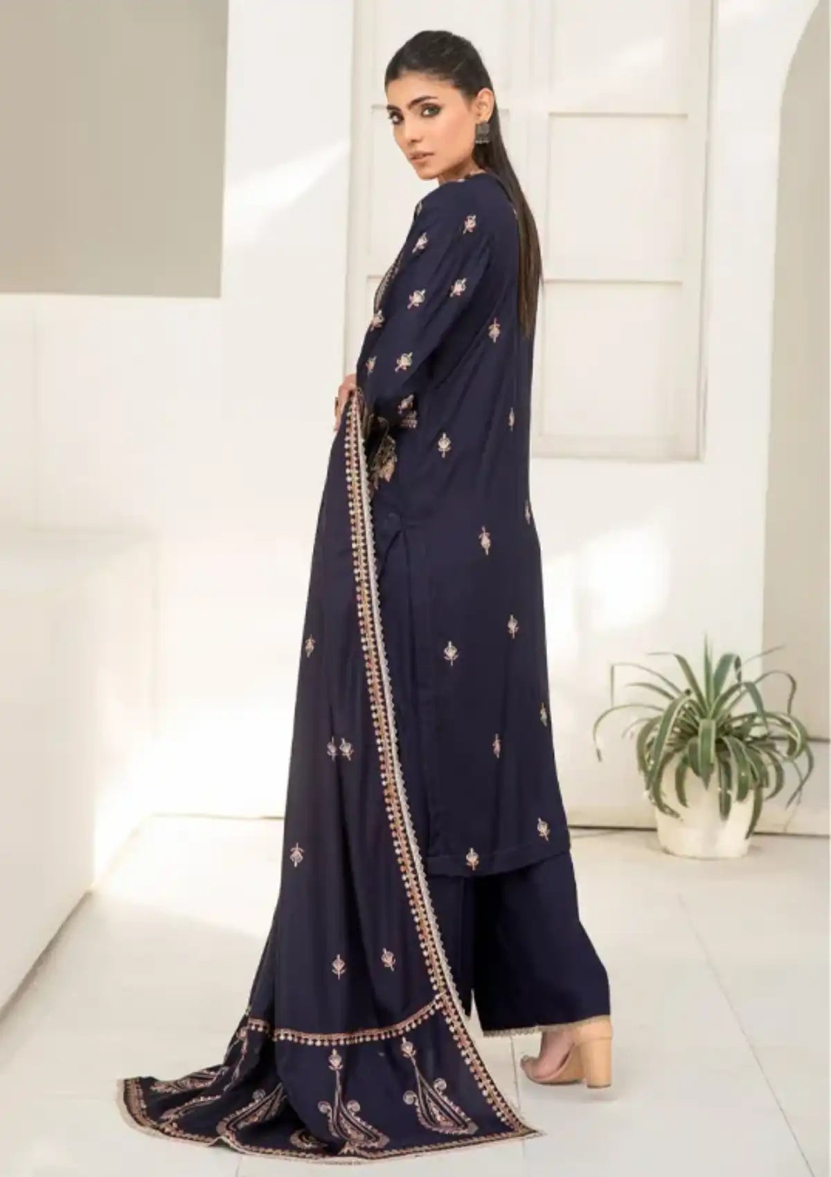 Smile Husn-e-Jadwa Luxury Shawl'23 D-1248 - Mohsin Saeed Fabrics