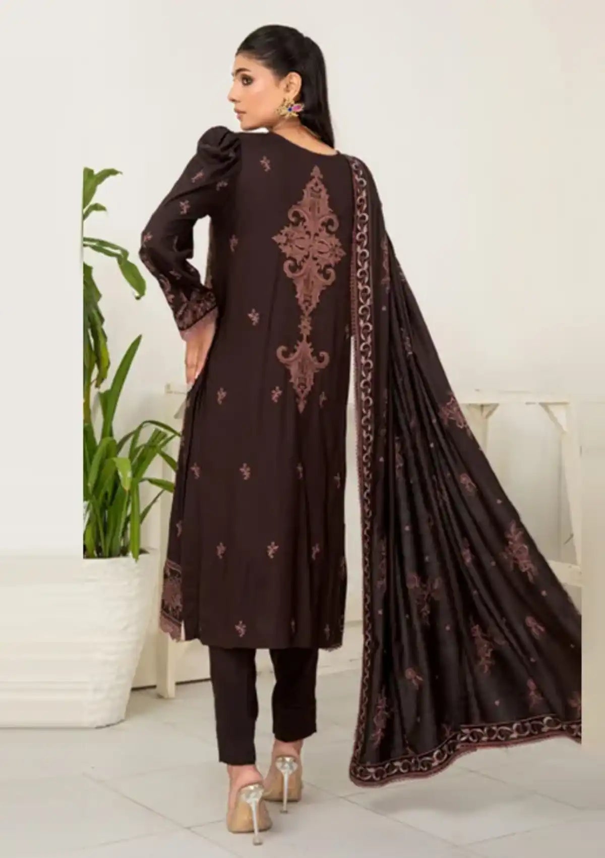 Smile Husn-e-Jadwa Luxury Shawl'23 D-1250 - Mohsin Saeed Fabrics