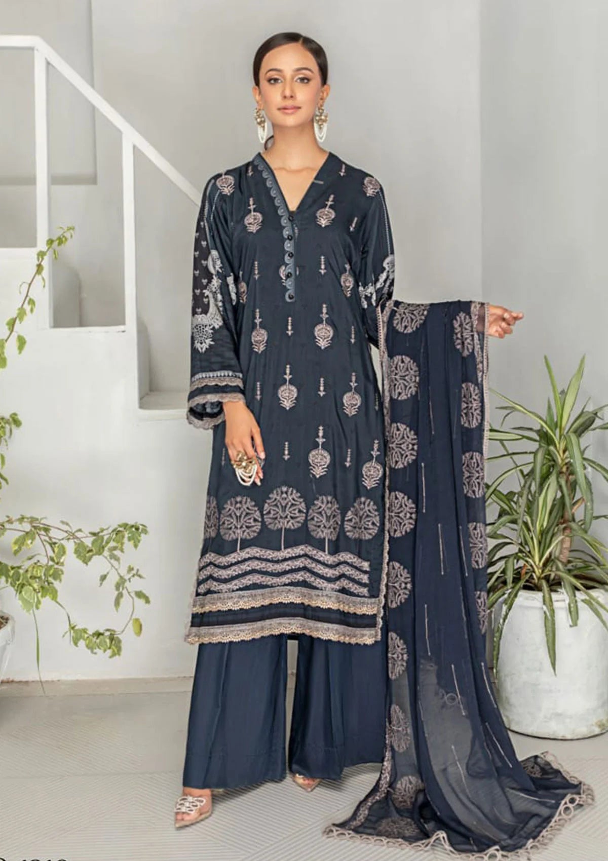 Smile Luxury Emb Viscose'23 D-1210 - Mohsin Saeed Fabrics