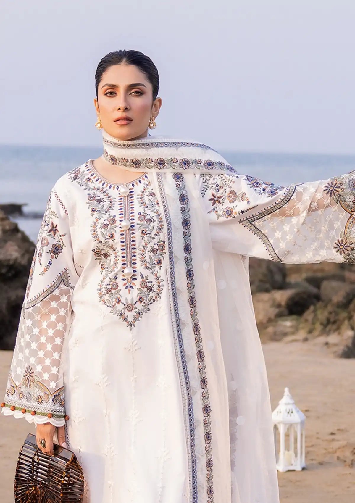 Siraa By Sadaf Fawad Khan Lawn'24 AMIRA-A - Mohsin Saeed Fabrics