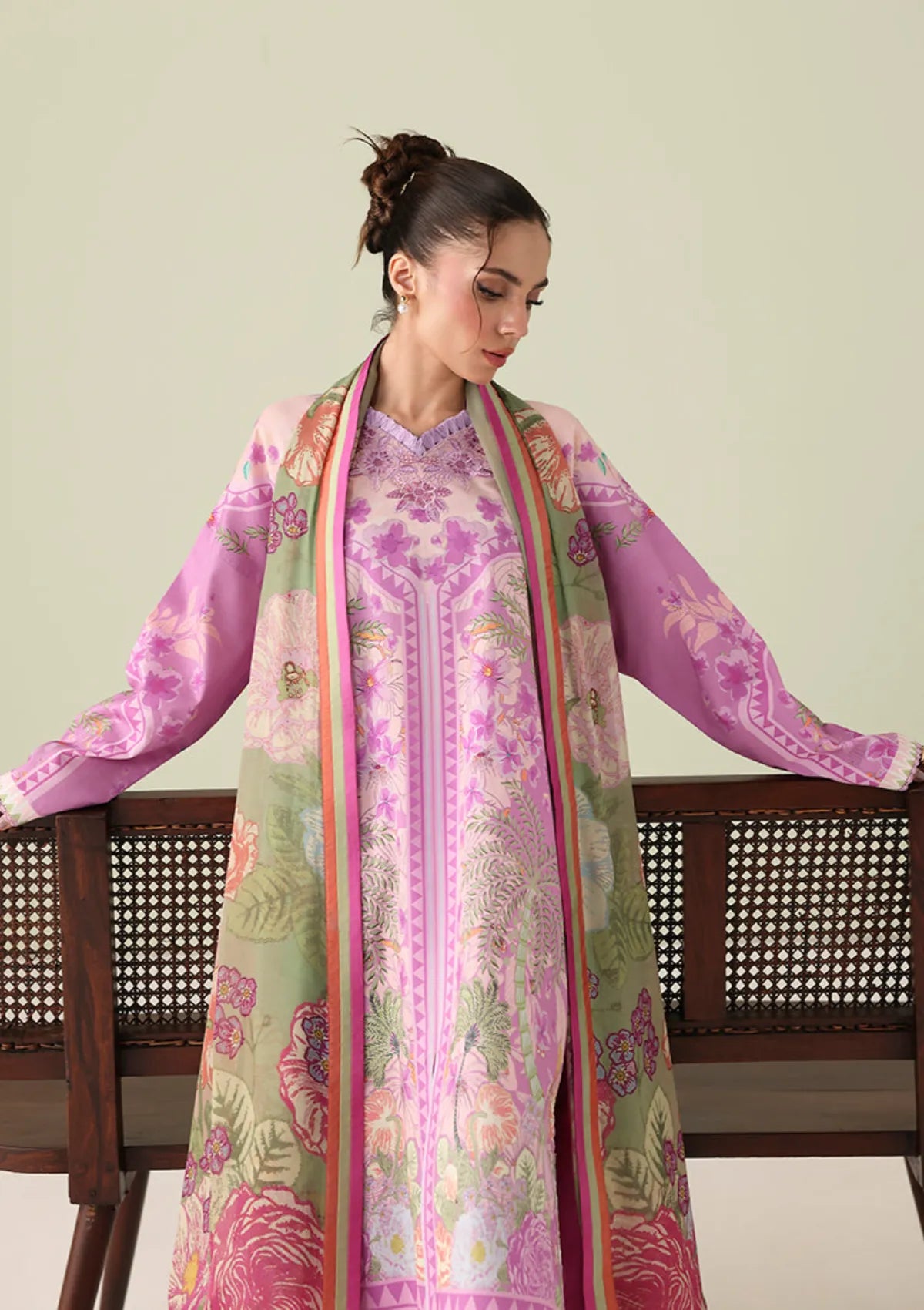 Roheenaz Rosette Lawn'26 D-66B Soft Solstice