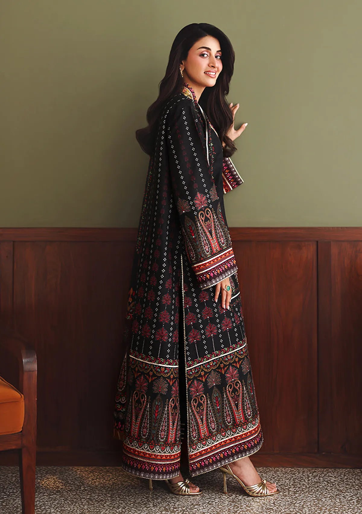 Mushq Nirvana Unapologetically Luxe'26 D-08 Star off Duty