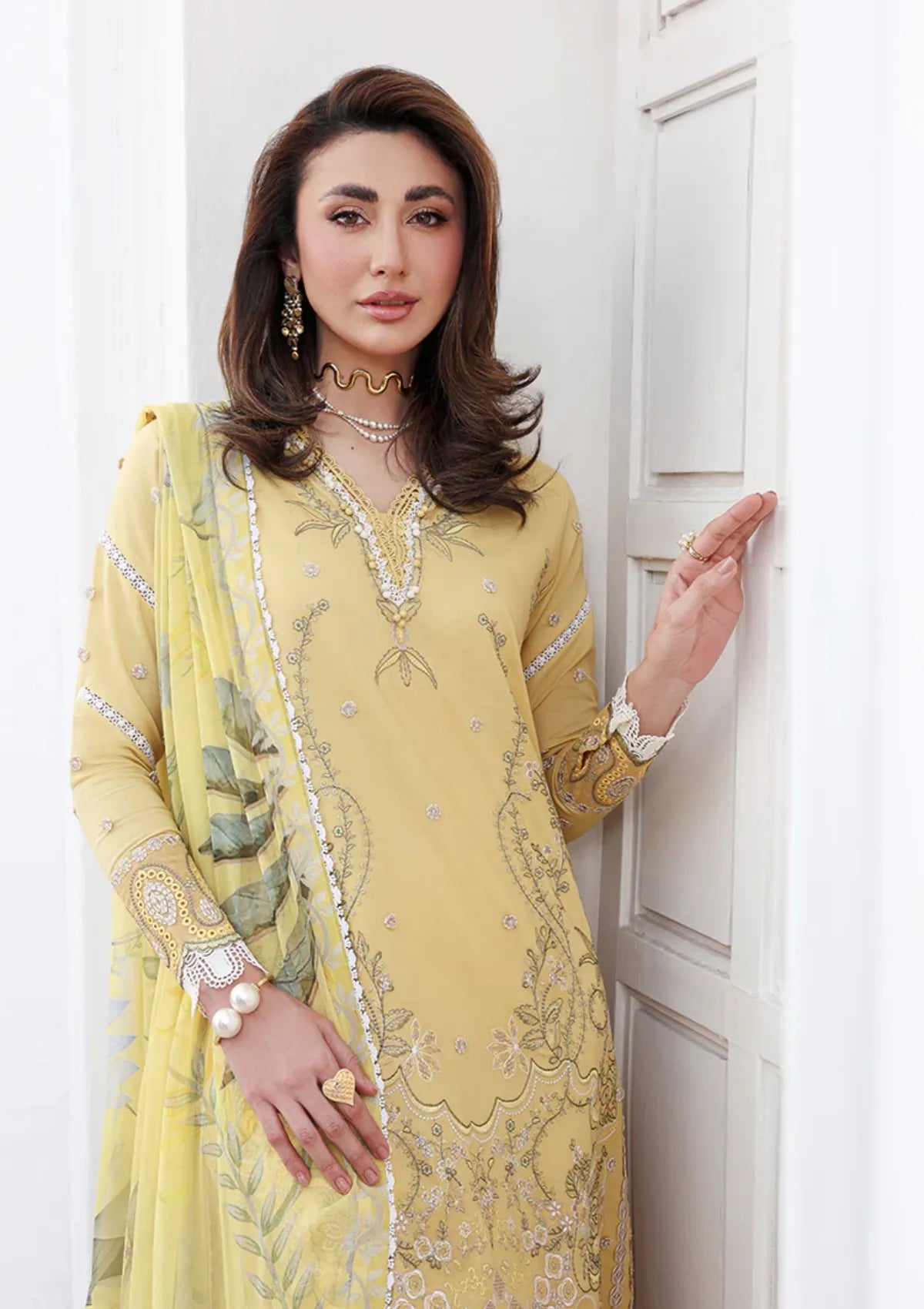 Roheenaz Floral Reveire Luxury Lawn'26 D-01 Summer Glow