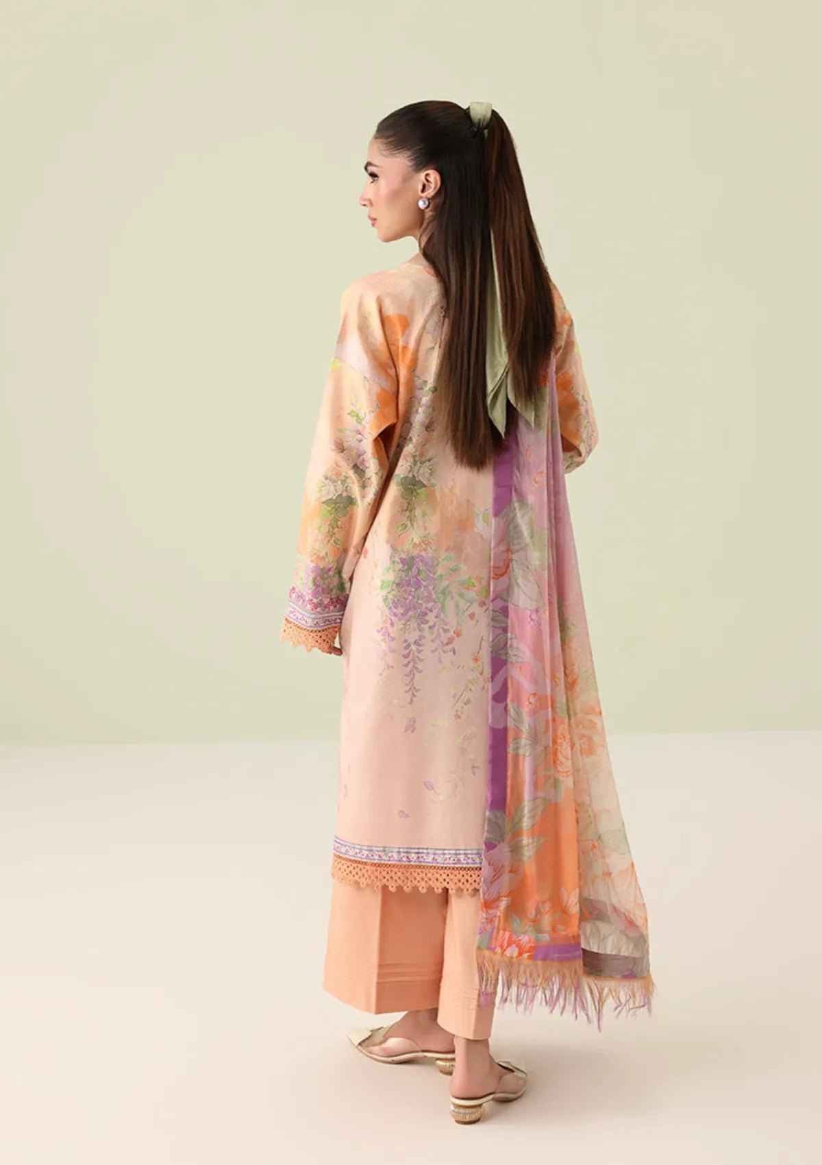 Roheenaz Rosette Lawn'26 D-62B Sunlit Fern