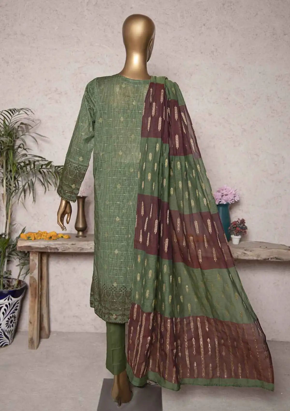 mohsin-saeed-fabrics-is-selling-online-and-in stores-Luxury-daily-wear-wedding-wear-formal-wear-in-budgeted-price-This-product-is-from-hz-turkish-jacquard25-tjs-1201-is-available-on-Mohsin-saeed-fabrics-website.