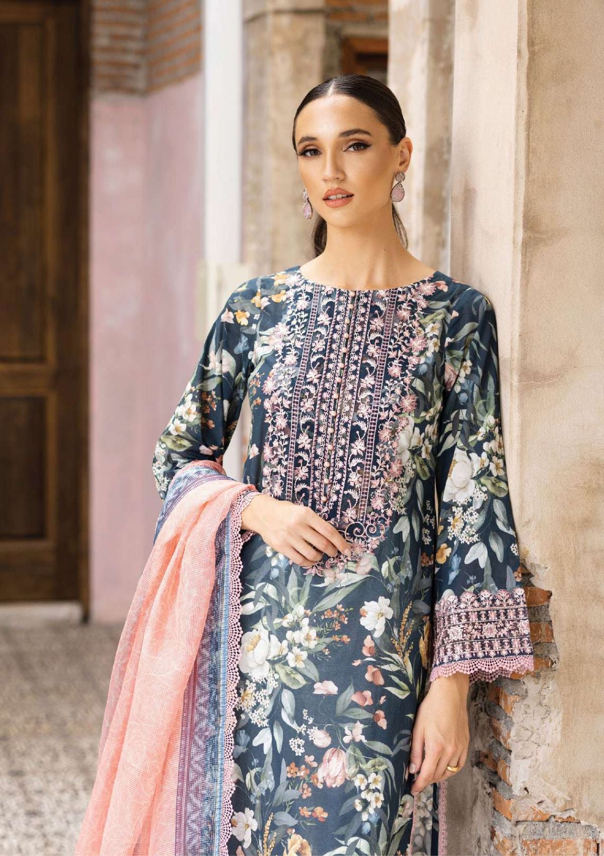 Zainab Chottani Tahra Lawn'23 D-1B - Mohsin Saeed Fabrics