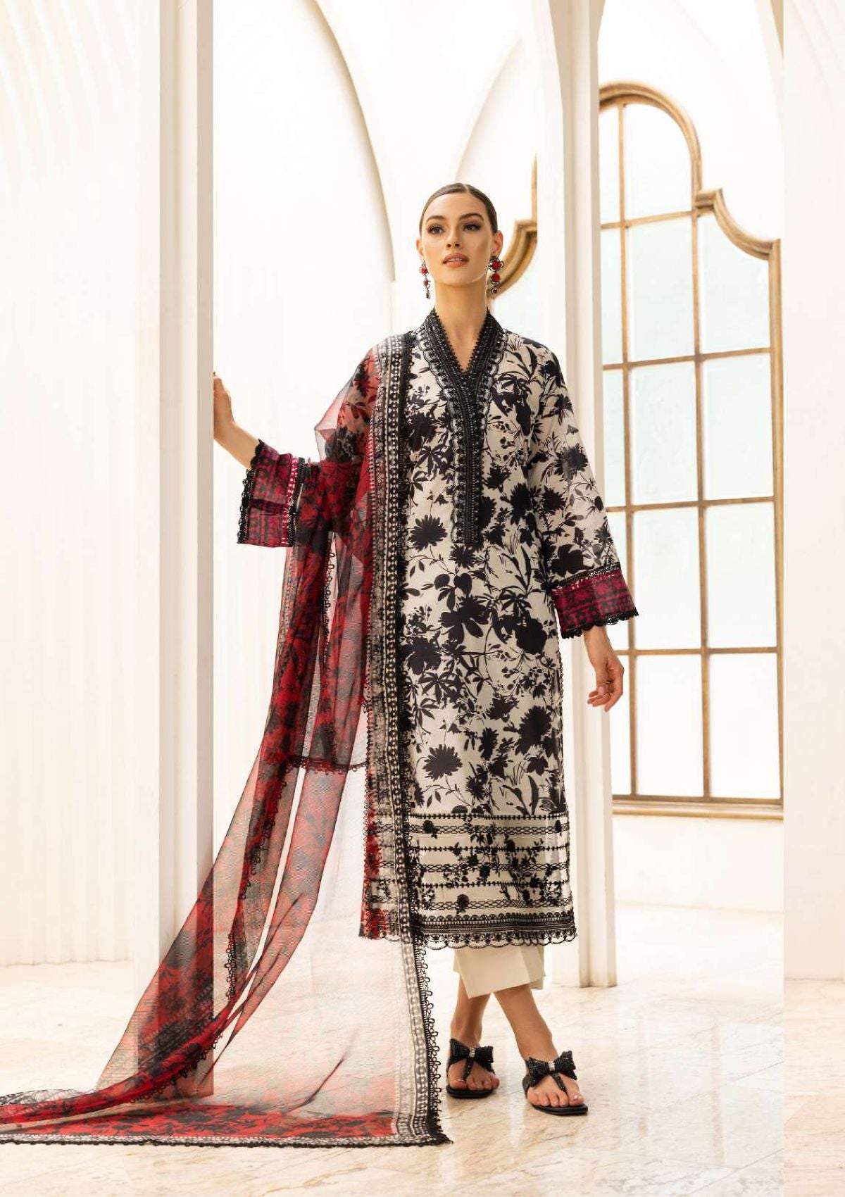 Zainab Chottani Tahra Lawn'23 D-5B - Mohsin Saeed Fabrics