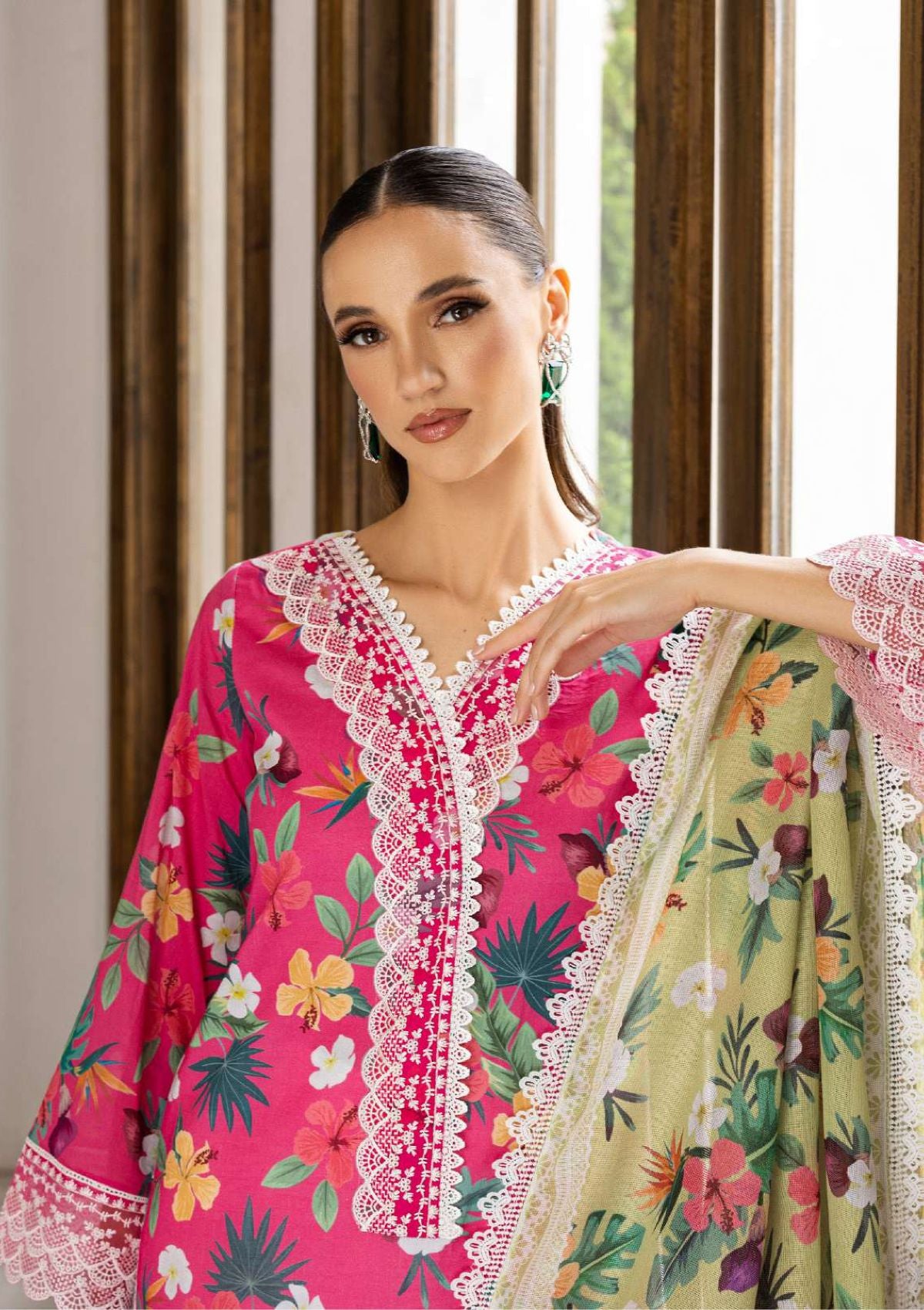 Zainab Chottani Tahra Lawn'23 D-2B - Mohsin Saeed Fabrics