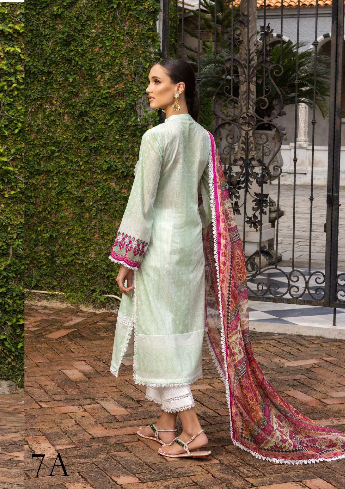 Zainab Chottani Tahra Lawn'23 D-7A - Mohsin Saeed Fabrics