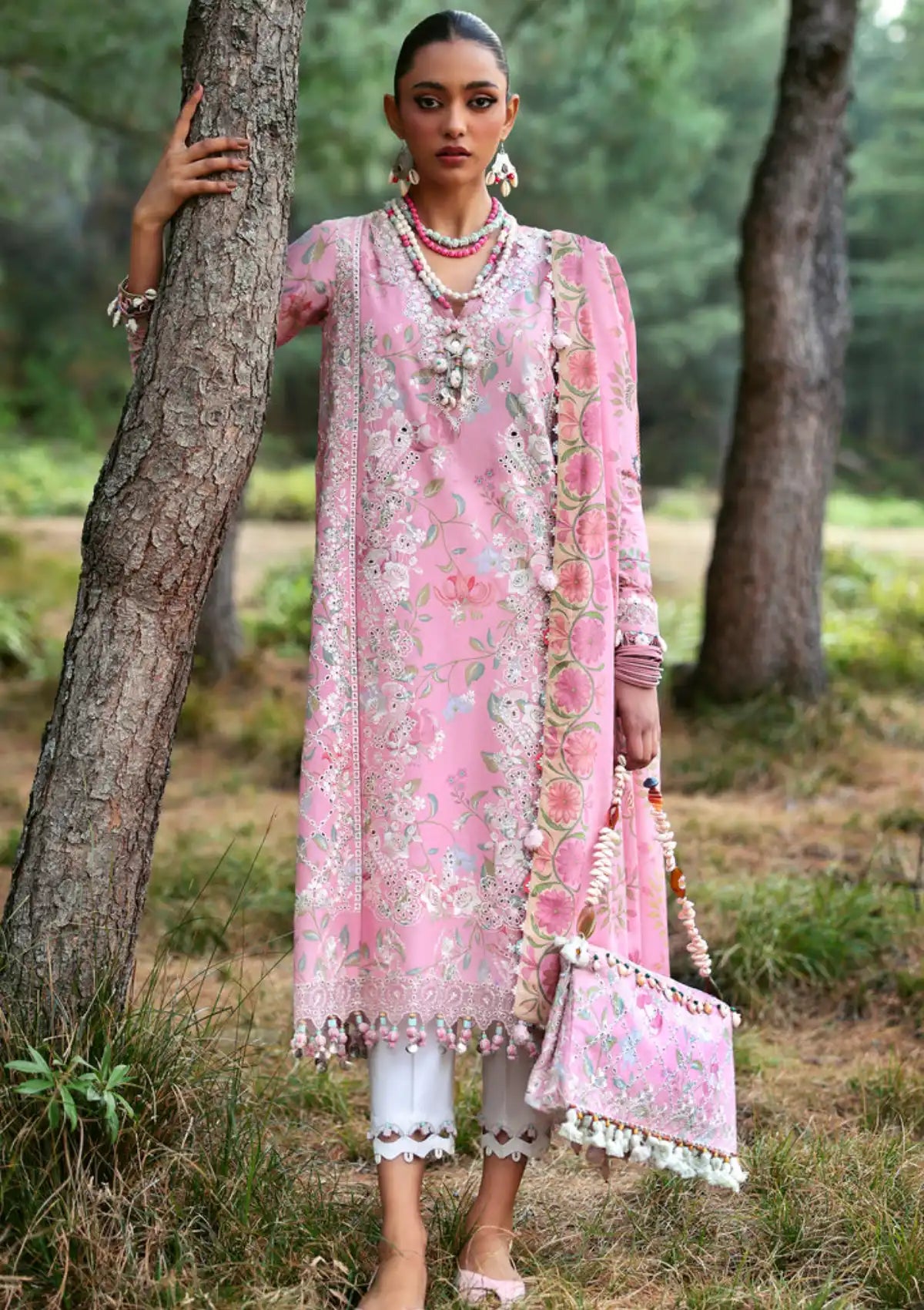 Zaha Lawn'25 ZAYANA (ZL25-01 A)