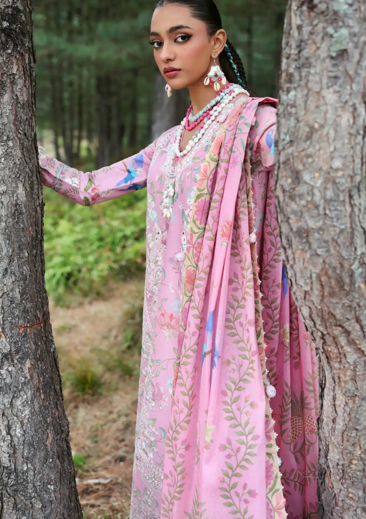 Zaha Lawn'25 ZAYANA (ZL25-01 A)