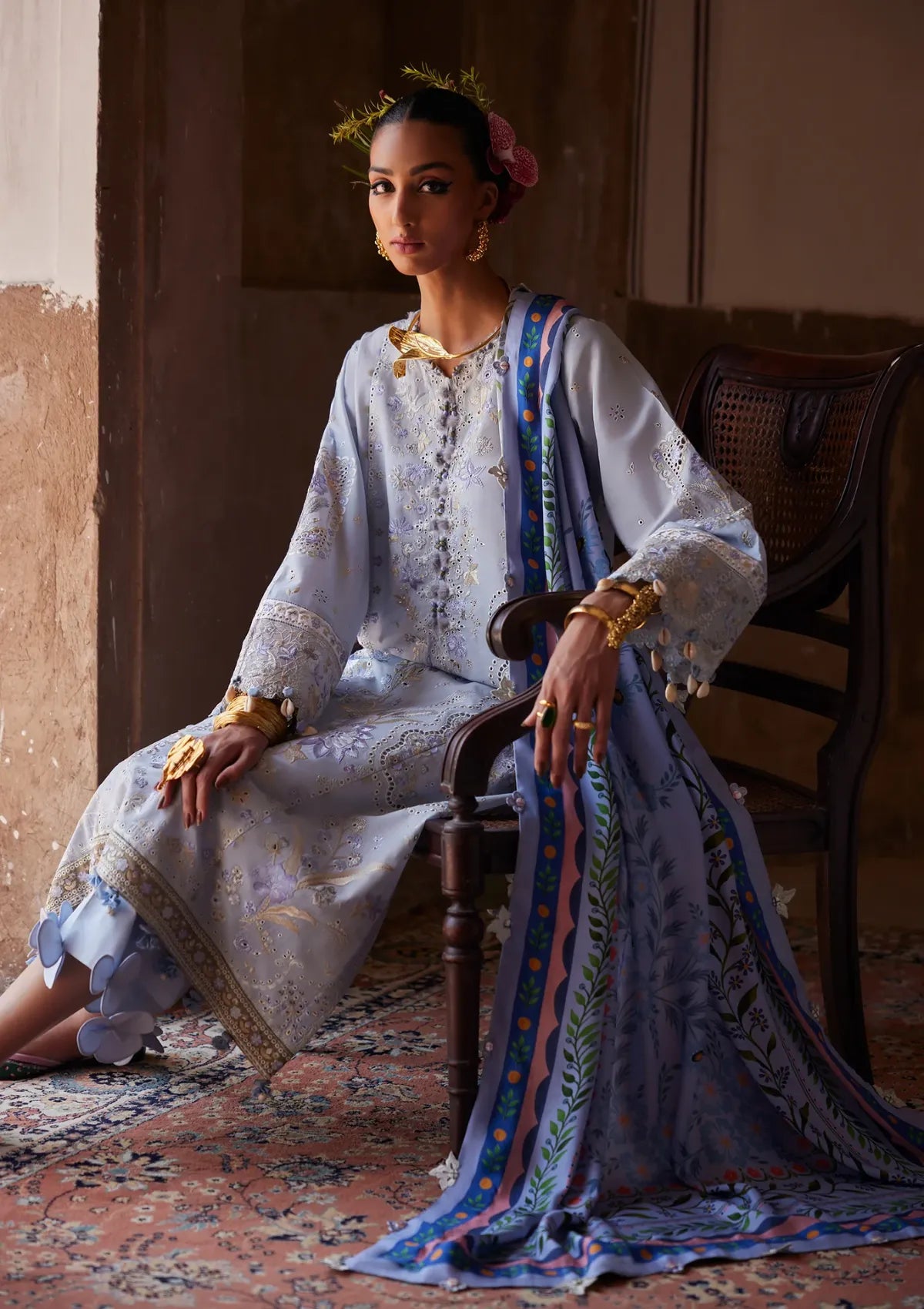 mohsin-saeed-fabrics-is-selling-online-and-in stores-Luxury-daily-wear-wedding-wear-formal-wear-in-budgeted-price-This-product-is-from-elan-lawn-25-el25-01b-serene-is-available-on-Mohsin-saeed-fabrics-website.