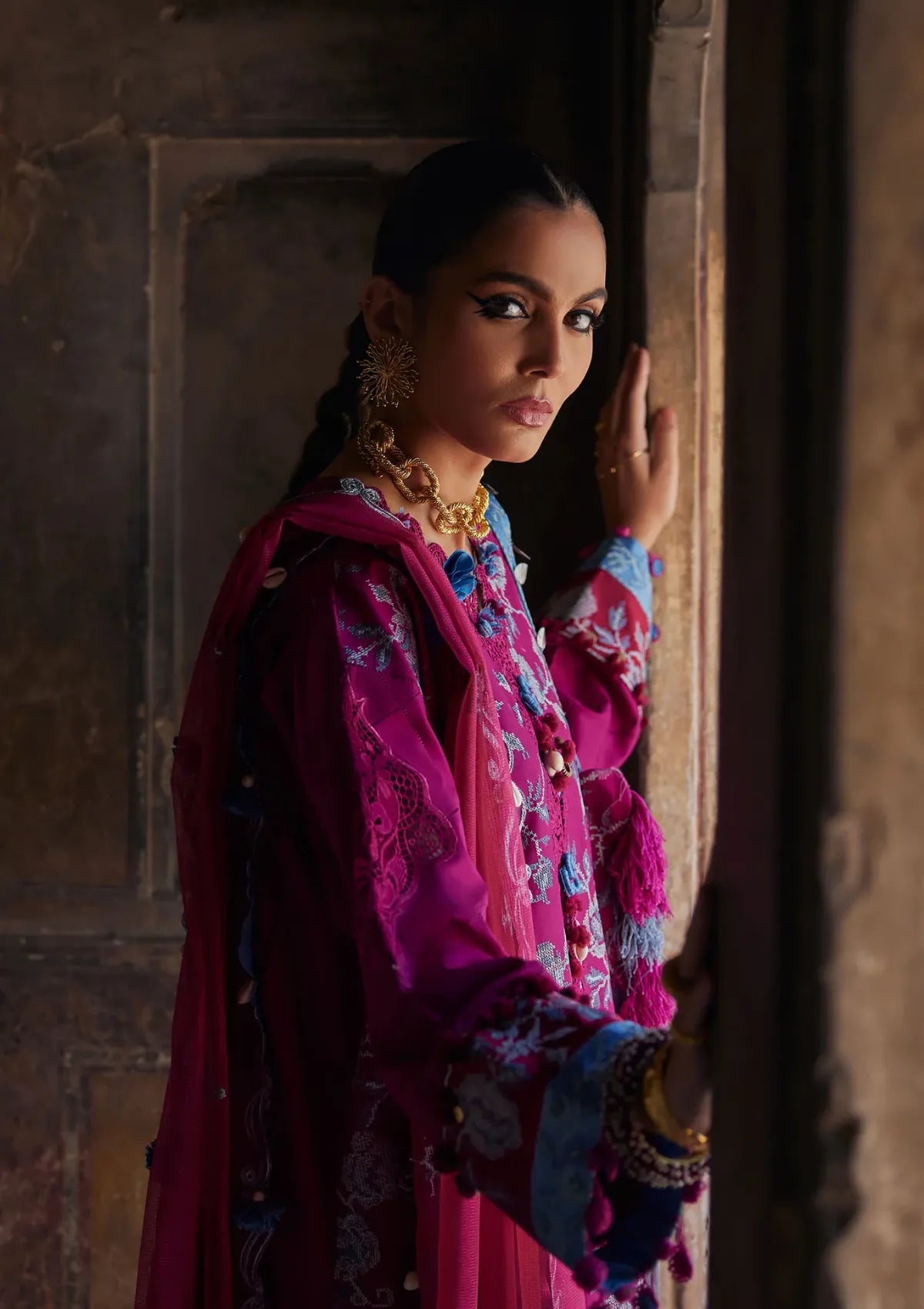 mohsin-saeed-fabrics-is-selling-online-and-in stores-Luxury-daily-wear-wedding-wear-formal-wear-in-budgeted-price-This-product-is-from-elan-lawn-25-el25-10b-ophelia-b-is-available-on-Mohsin-saeed-fabrics-website.