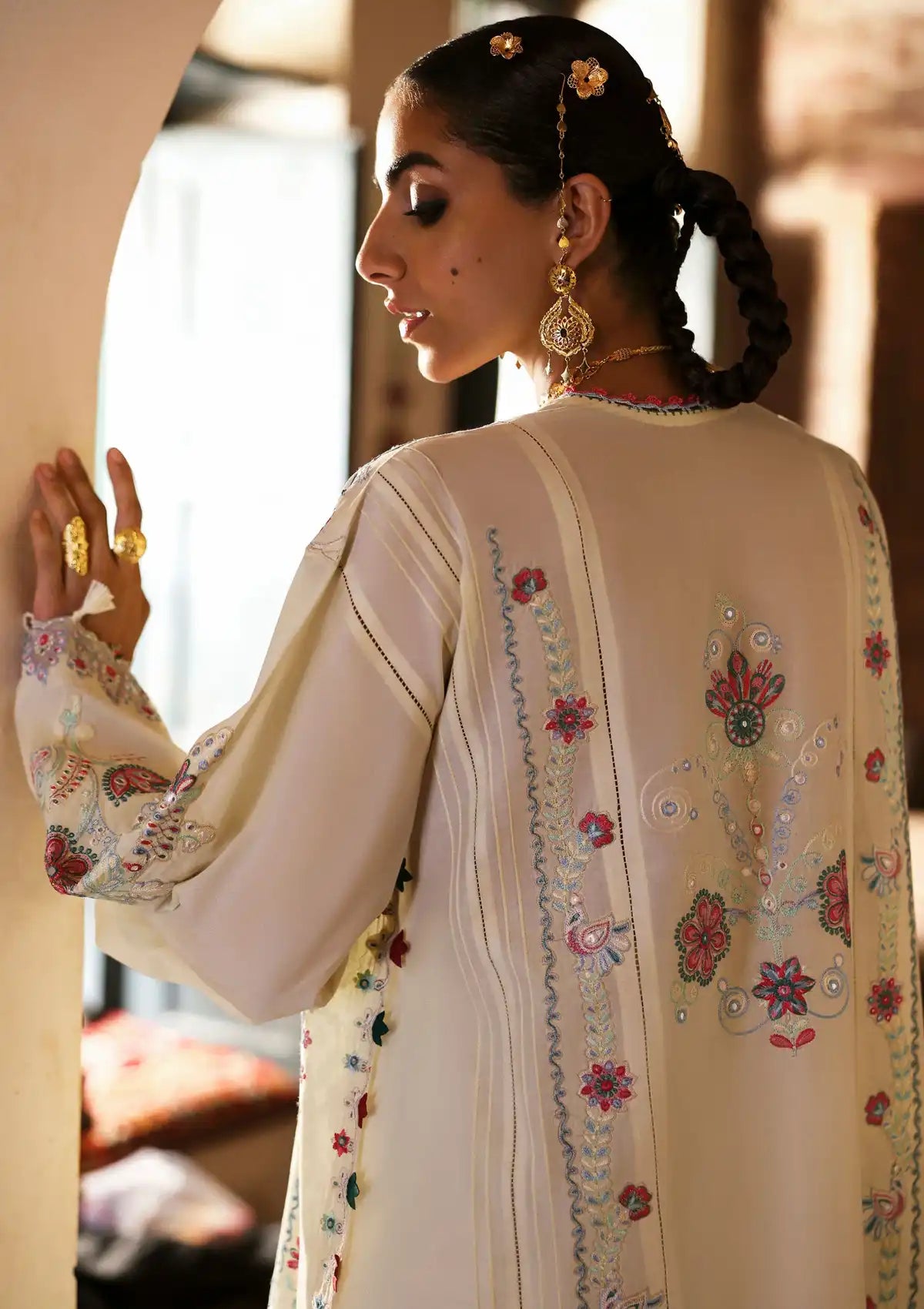 mohsin-saeed-fabrics-affordable-luxury-outfits-for-daily-formal-and-wedding-wear-This-product-is-from-zaha-festive-lawn25-d-10-is-available-on-Mohsin-saeed-fabrics-website.