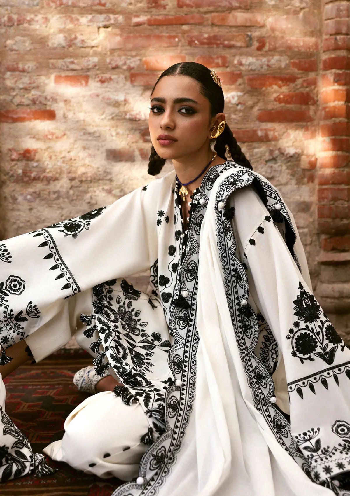 mohsin-saeed-fabrics-affordable-luxury-outfits-for-daily-formal-and-wedding-wear-This-product-is-from-zaha-festive-lawn25-d-02-is-available-on-Mohsin-saeed-fabrics-website.