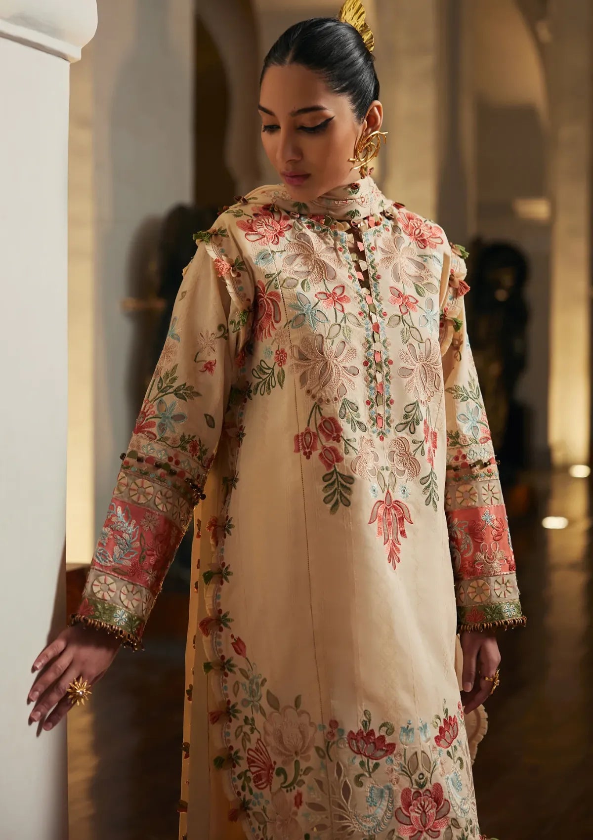 mohsin-saeed-fabrics-is-selling-online-and-in stores-Luxury-daily-wear-wedding-wear-formal-wear-in-budgeted-price-This-product-is-from-elan-lawn-25-el25-07b-zahara-is-available-on-Mohsin-saeed-fabrics-website.