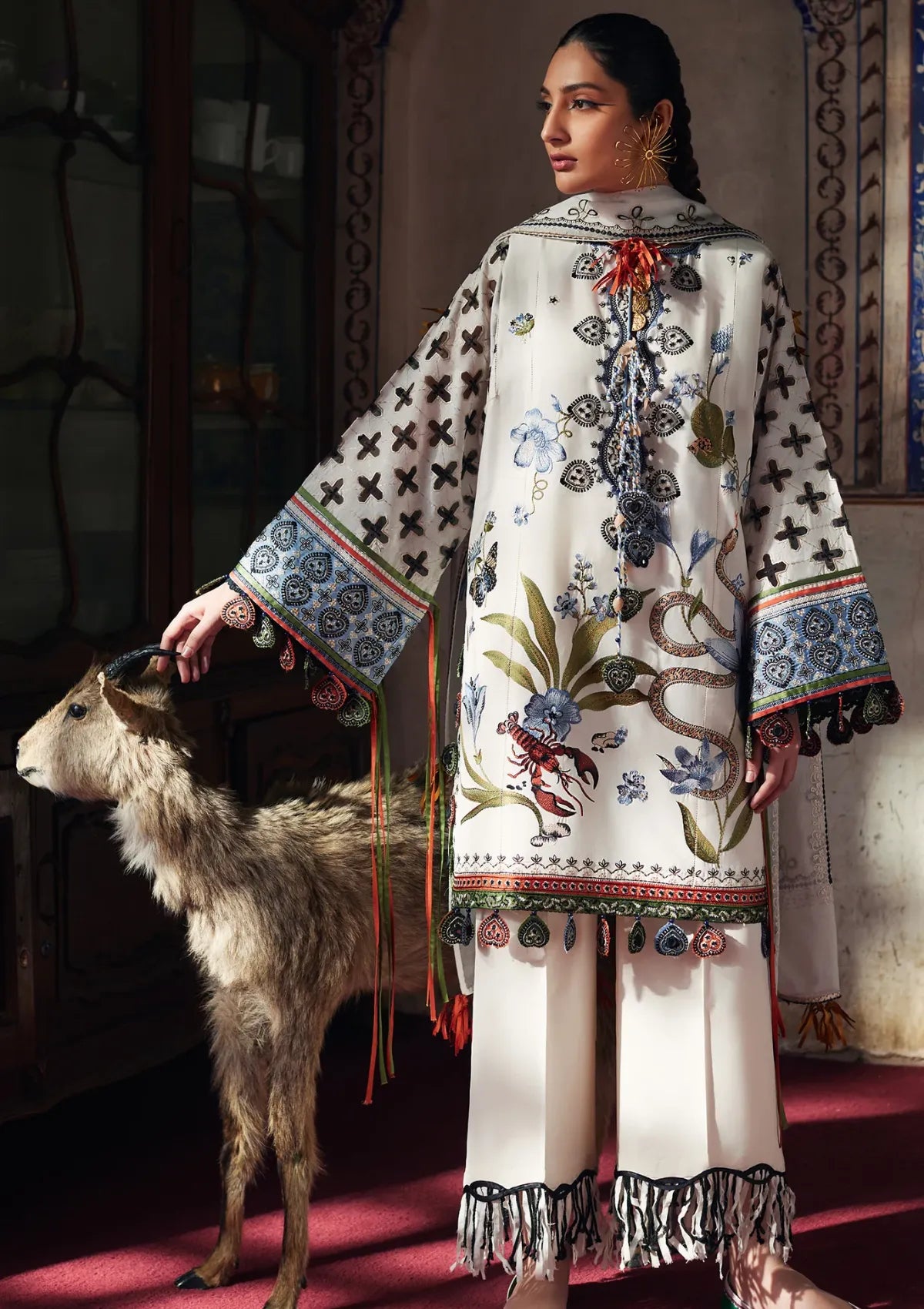 mohsin-saeed-fabrics-is-selling-online-and-in stores-Luxury-daily-wear-wedding-wear-formal-wear-in-budgeted-price-This-product-is-from-elan-lawn-25-el25-04b-azureh-is-available-on-Mohsin-saeed-fabrics-website.