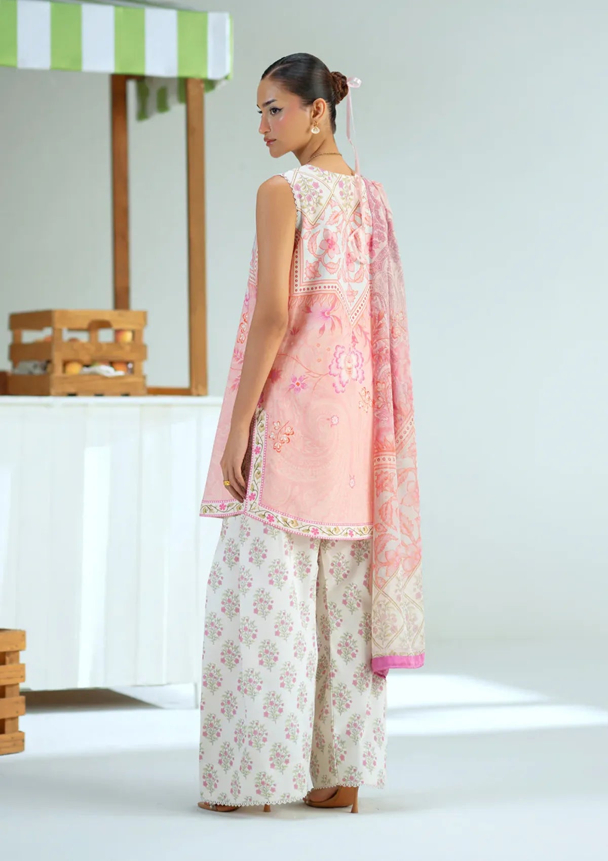 mohsin-saeed-fabrics-designer-daily-wear-formal-and-wedding-suits-within-budget-This-product-is-from-saira-rizwan-joolie-prints25-jpu25-10-brunch-babe-is-available-on-Mohsin-saeed-fabrics-website.