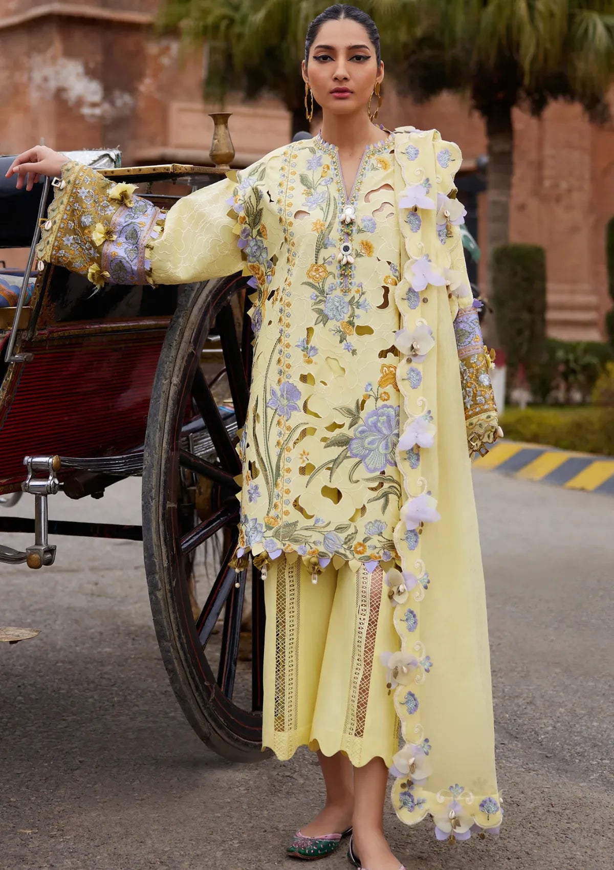 mohsin-saeed-fabrics-is-selling-online-and-in stores-Luxury-daily-wear-wedding-wear-formal-wear-in-budgeted-price-This-product-is-from-elan-lawn-25-el25-09a-amara-is-available-on-Mohsin-saeed-fabrics-website.