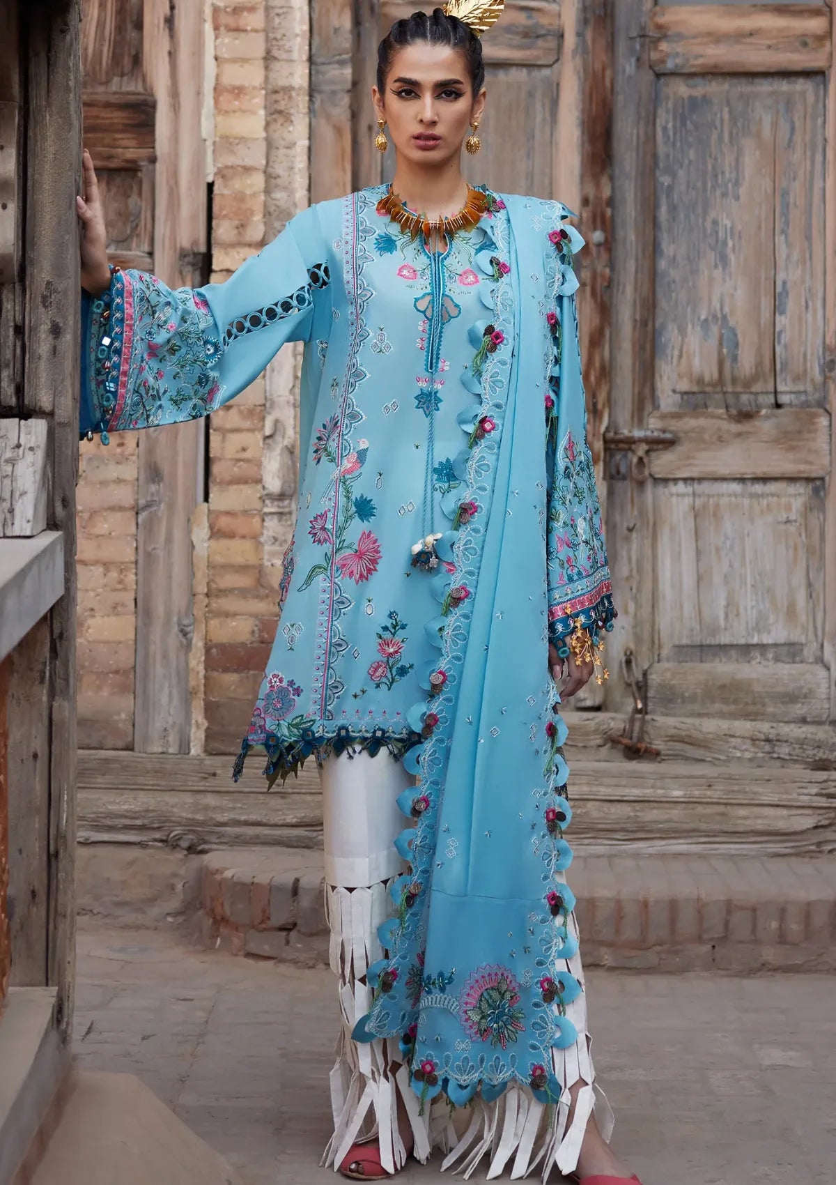 mohsin-saeed-fabrics-is-selling-online-and-in stores-Luxury-daily-wear-wedding-wear-formal-wear-in-budgeted-price-This-product-is-from-elan-lawn-25-el25-11a-isla-bleu-is-available-on-Mohsin-saeed-fabrics-website.