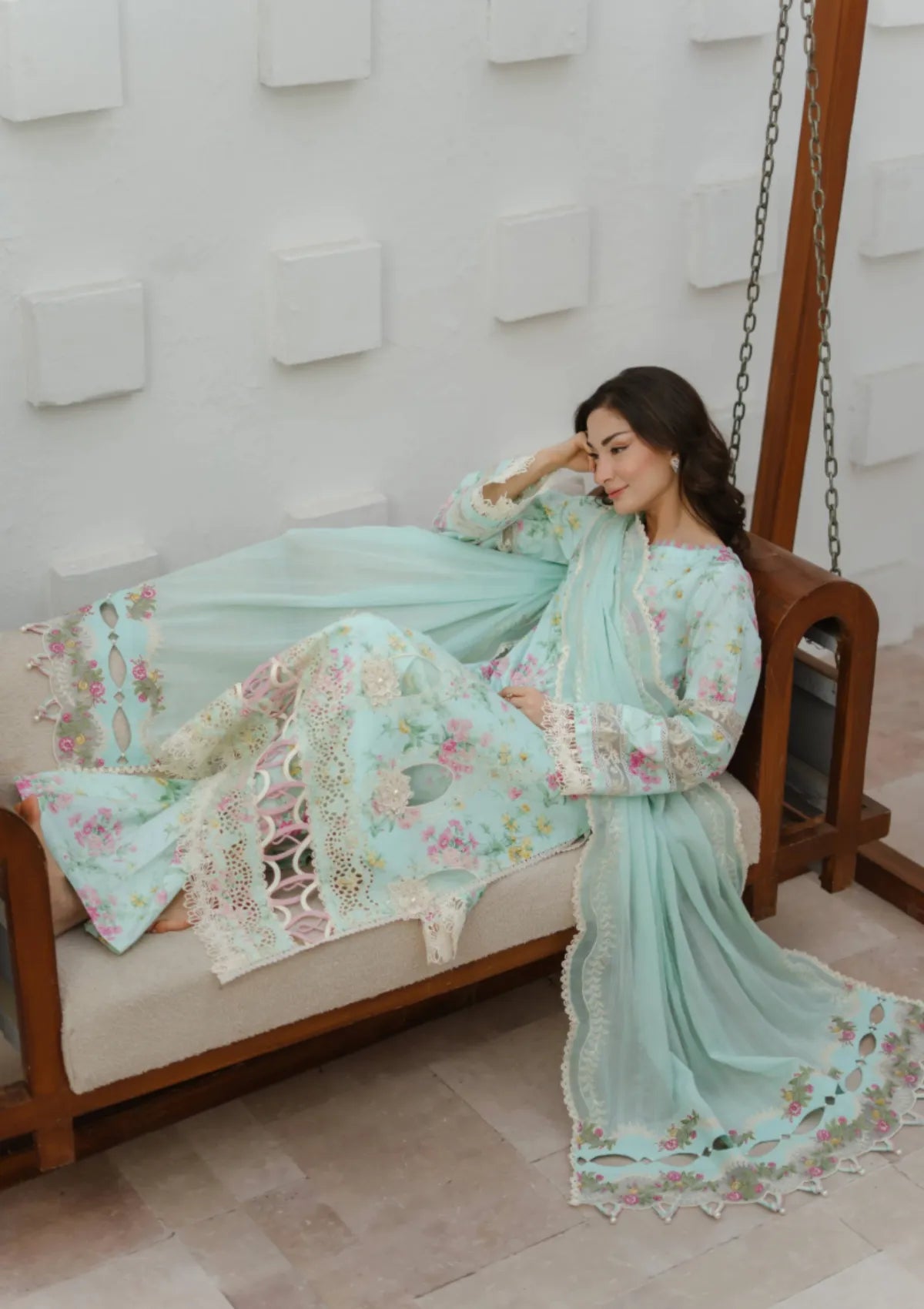 Manara Summer Dreams'26 -WHITE GAURA
