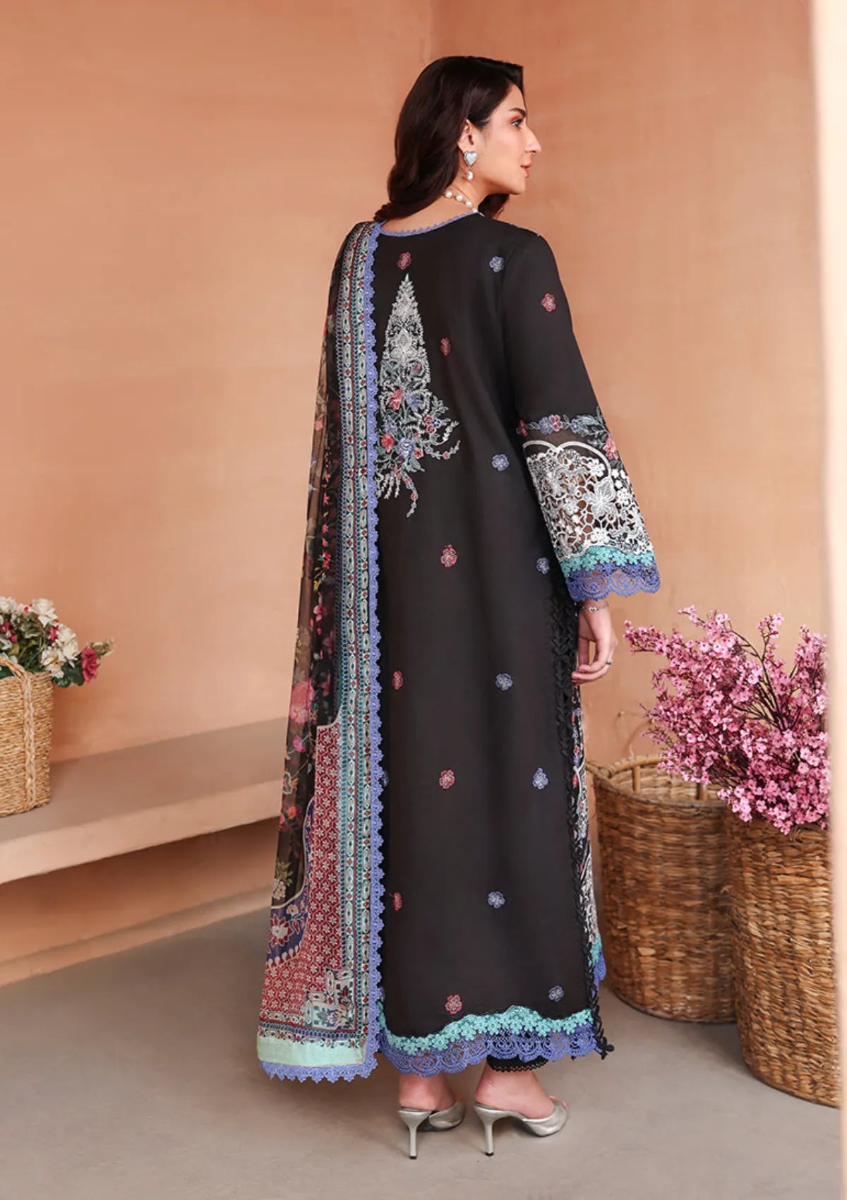 Roheenaz Summer Reverie Luxury Lawn'26 D-207 Virella