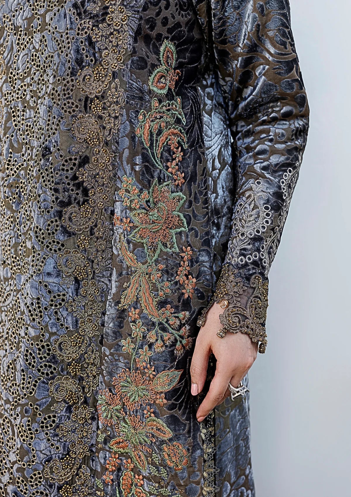Asifa & Nabeel Plush Luxury Winter'26 WLXU-05 Magnolia