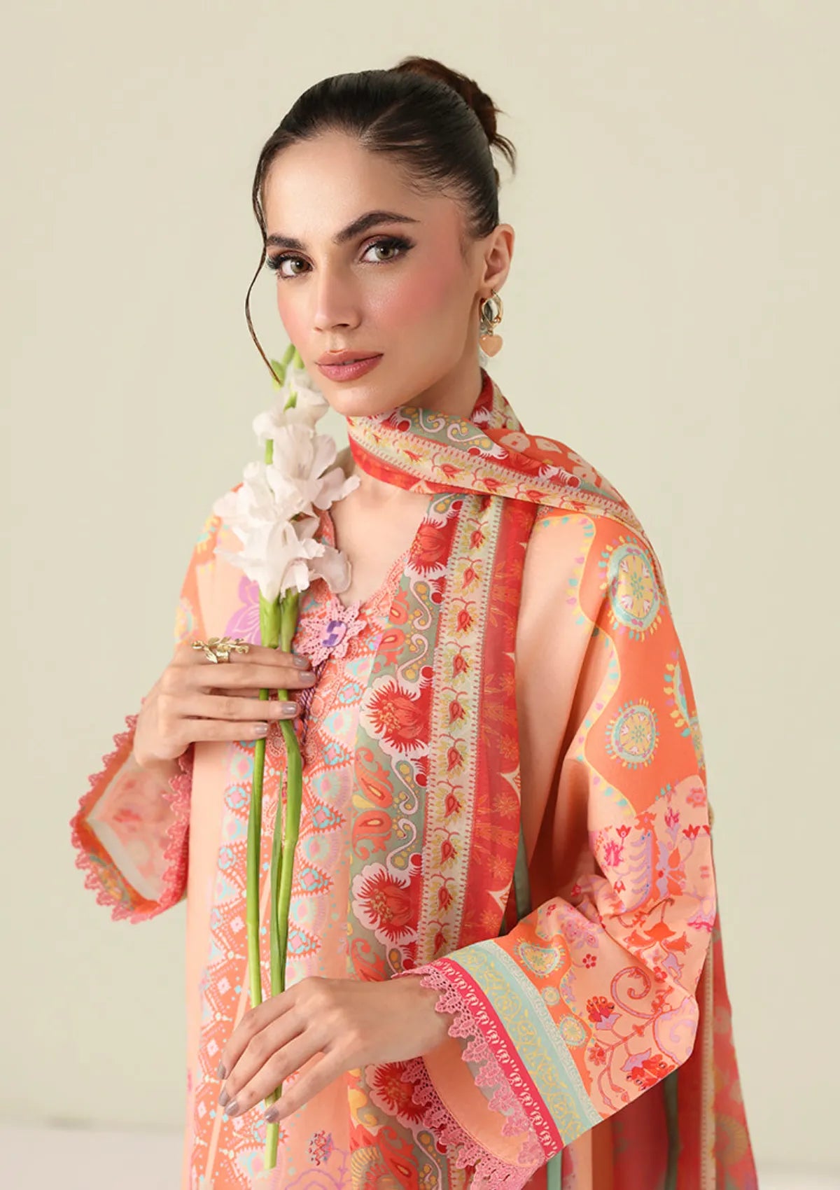 Roheenaz Rosette Lawn'26 D-65B Warm Horizon