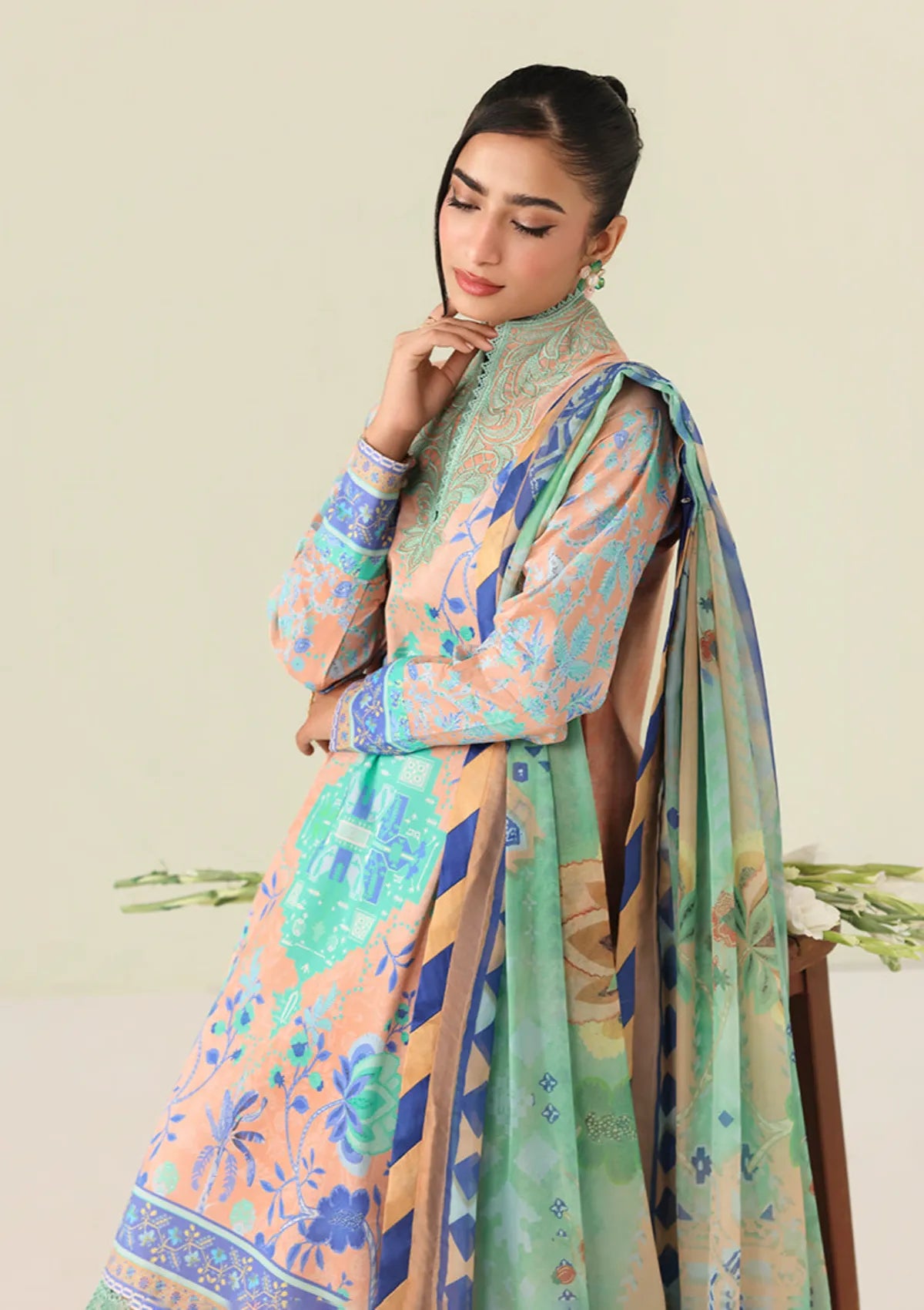 Roheenaz Rosette Lawn'26 D-68B Weave of Light