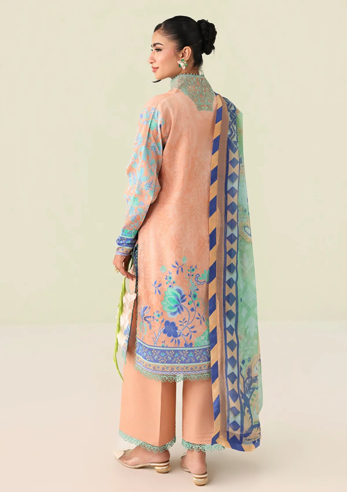 Roheenaz Rosette Lawn'26 D-68B Weave of Light