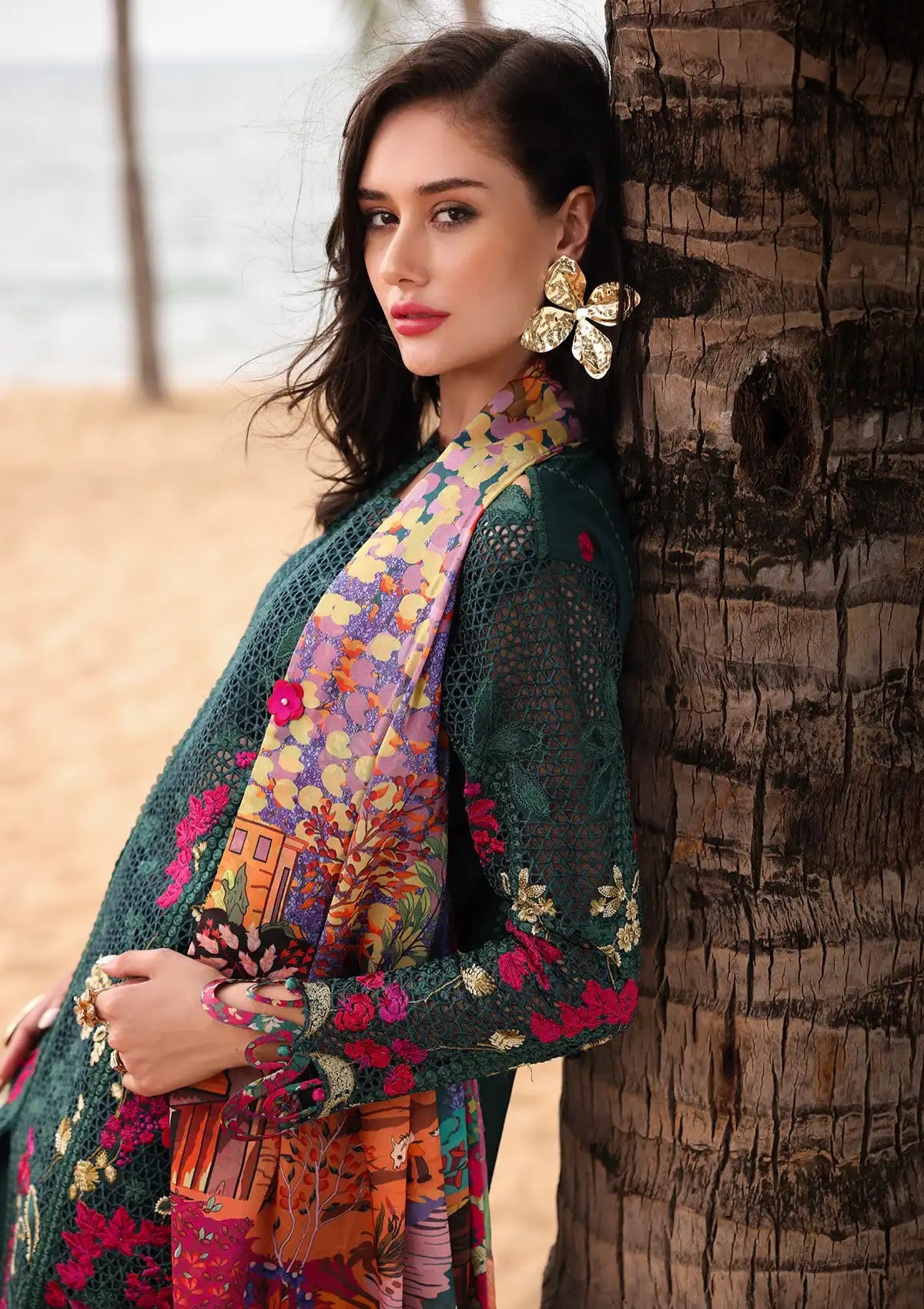 mohsin-saeed-fabrics-affordable-luxury-outfits-for-daily-formal-and-wedding-wear-This-product-is-from-afrozeh-luxury-lawn25-is-available-on-Mohsin-saeed-fabrics-website.