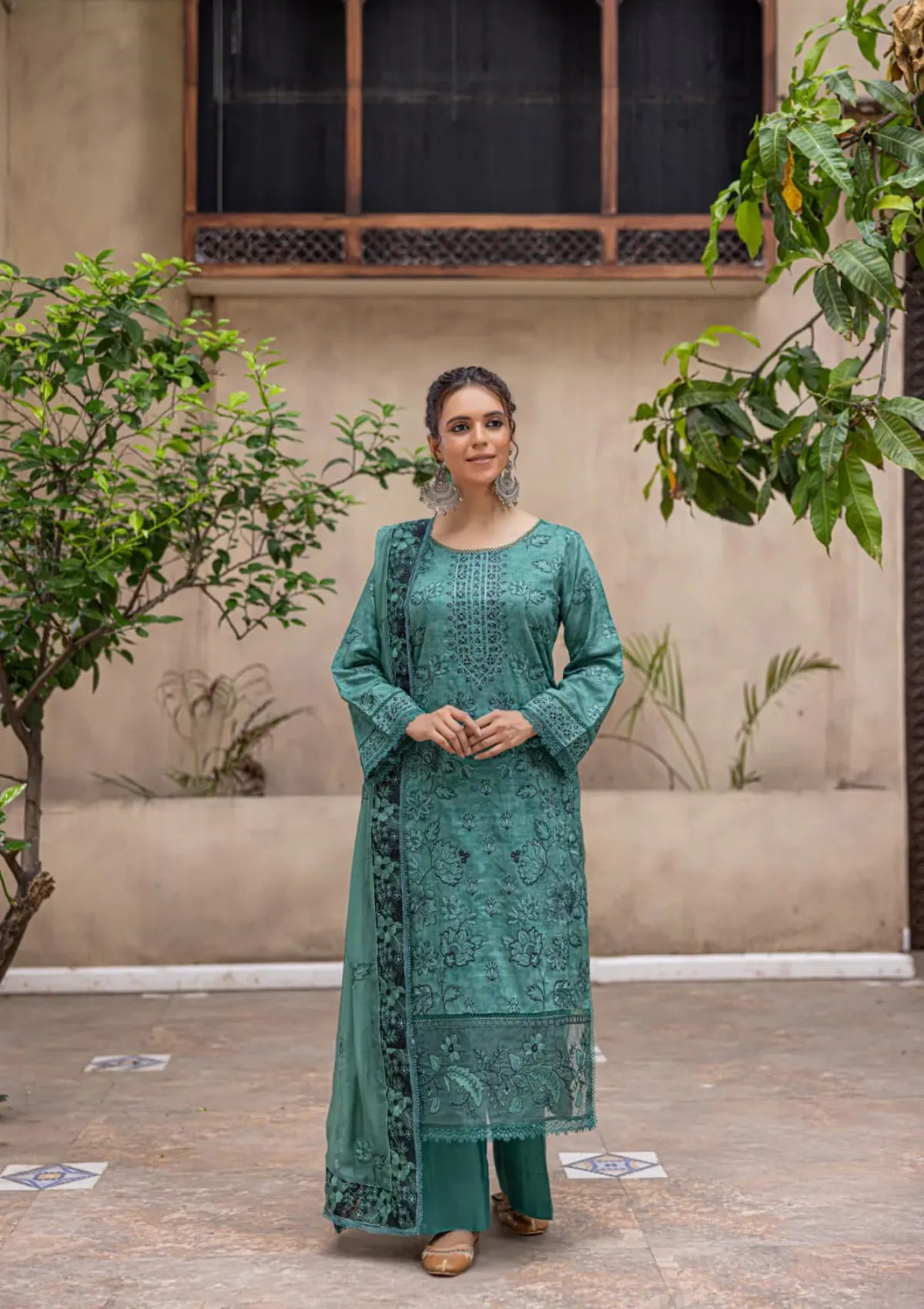 mohsin-saeed-fabrics-is-selling-online-and-in stores-Luxury-daily-wear-wedding-wear-formal-wear-in-budgeted-price-This-product-is-from-azam-arts-pankh-by-smile-vol-01-viscose25-d-1934-is-available-on-Mohsin-saeed-fabrics-website.