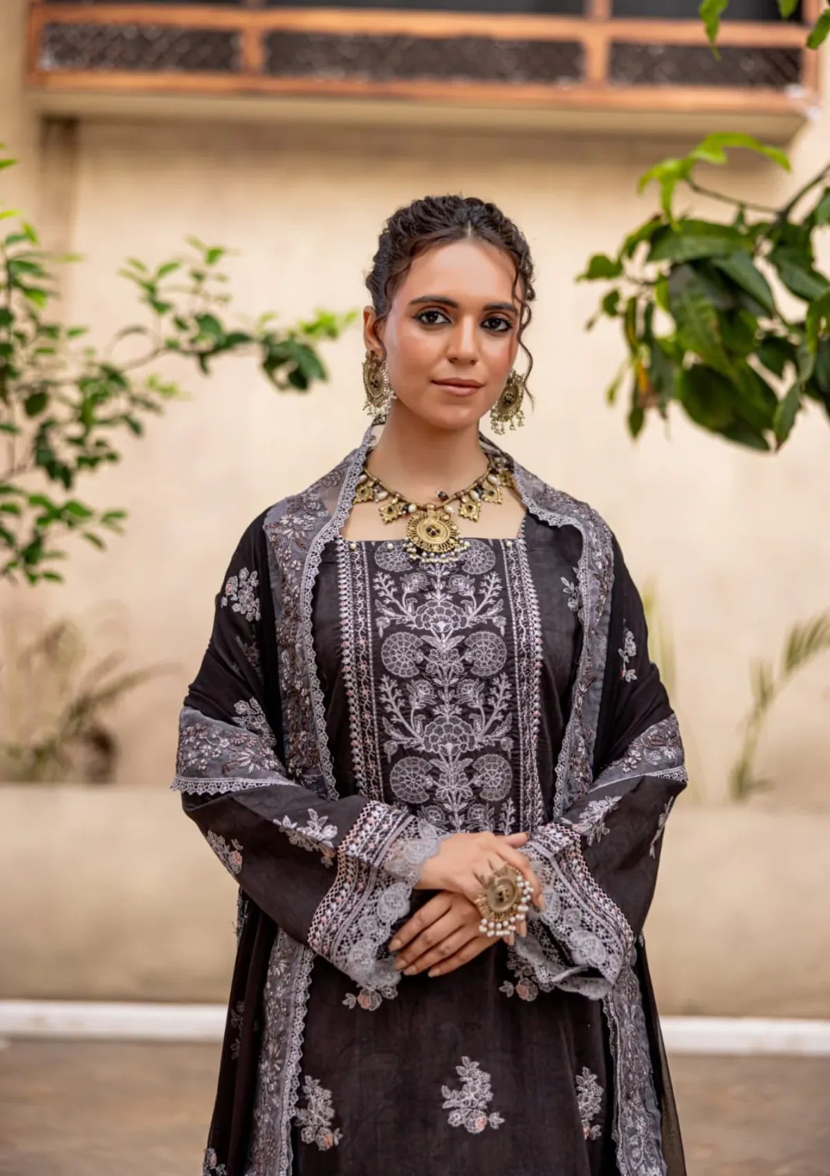mohsin-saeed-fabrics-is-selling-online-and-in stores-Luxury-daily-wear-wedding-wear-formal-wear-in-budgeted-price-This-product-is-from-azam-arts-pankh-by-smile-vol-01-viscose25-d-1932-is-available-on-Mohsin-saeed-fabrics-website.