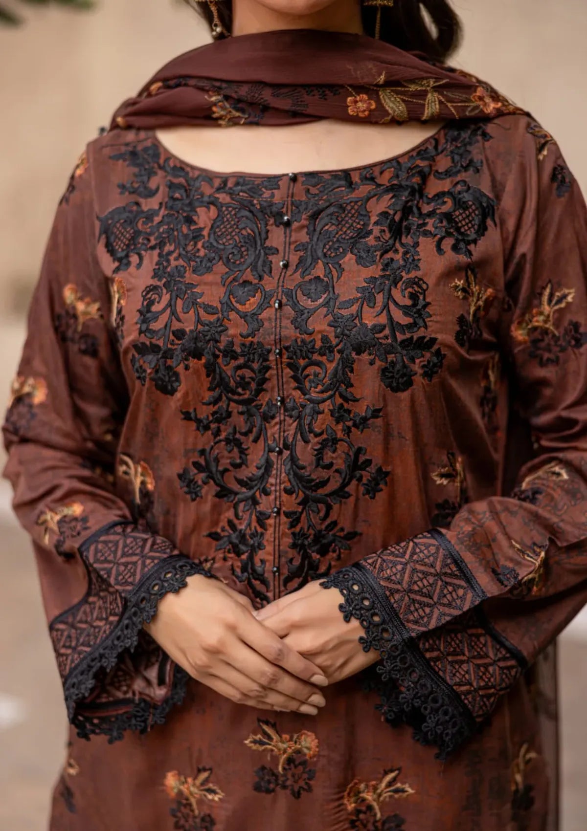 mohsin-saeed-fabrics-is-selling-online-and-in stores-Luxury-daily-wear-wedding-wear-formal-wear-in-budgeted-price-This-product-is-from-azam-arts-pankh-by-smile-vol-01-viscose25-d-1931-is-available-on-Mohsin-saeed-fabrics-website.