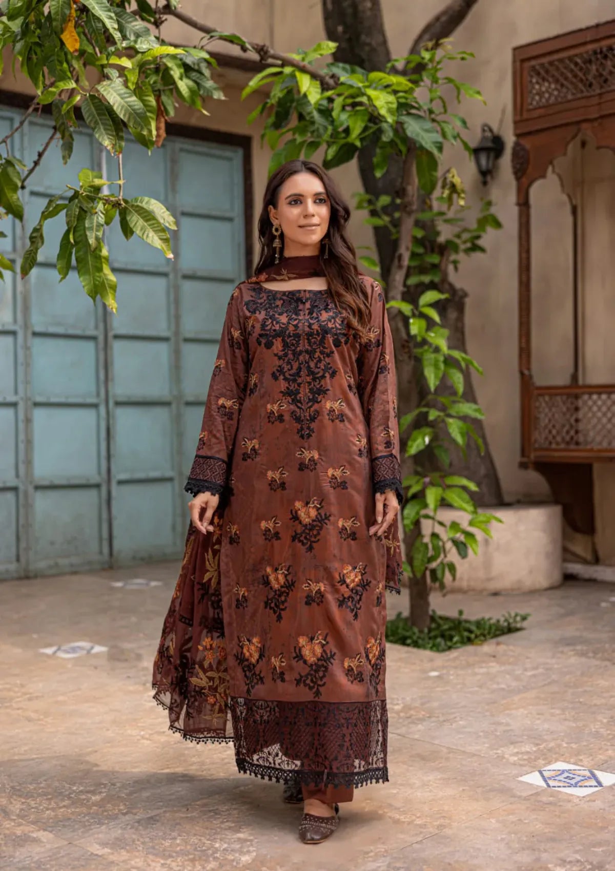 mohsin-saeed-fabrics-is-selling-online-and-in stores-Luxury-daily-wear-wedding-wear-formal-wear-in-budgeted-price-This-product-is-from-azam-arts-pankh-by-smile-vol-01-viscose25-d-1931-is-available-on-Mohsin-saeed-fabrics-website.