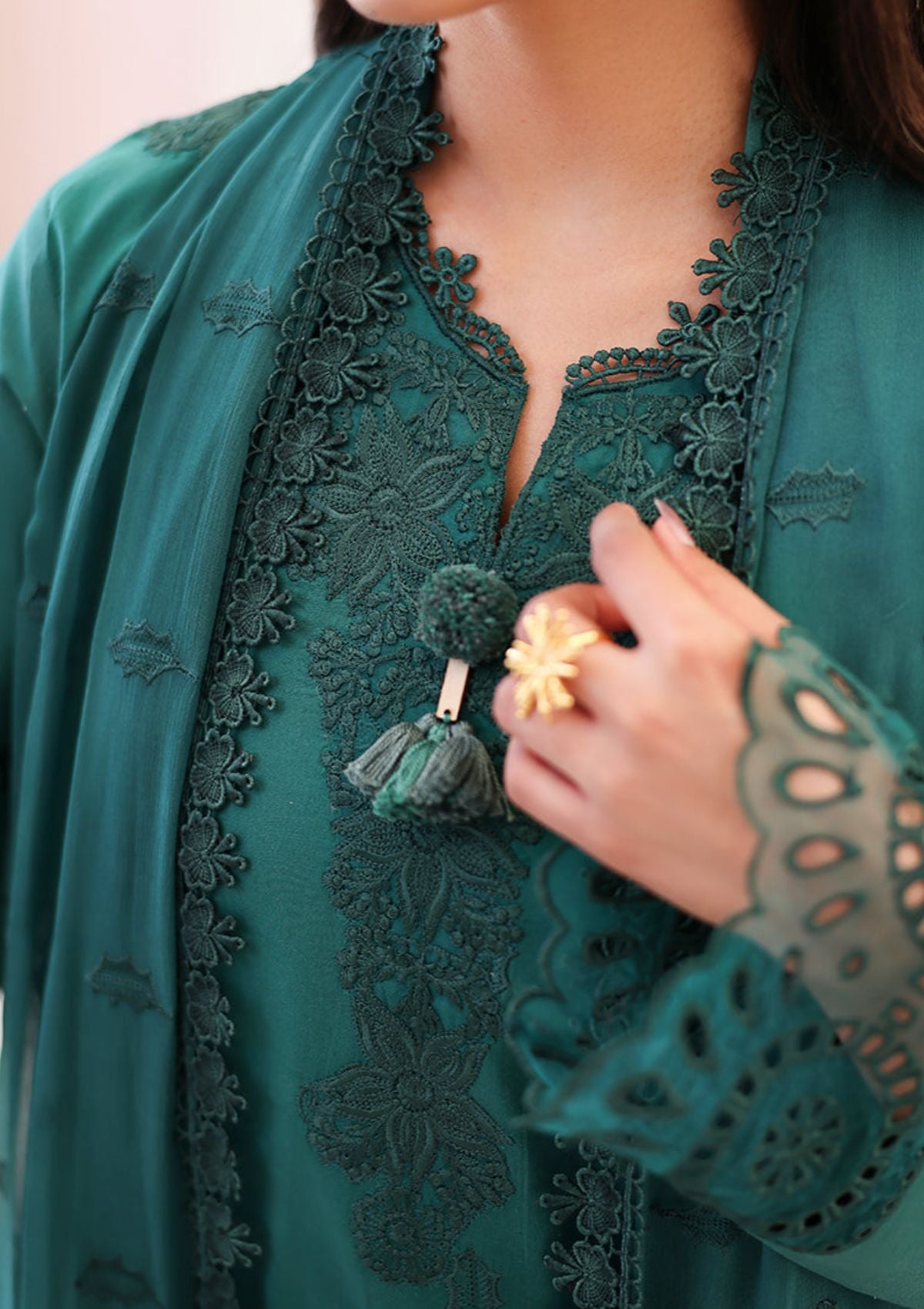 Roheenaz Veil Of Summer'26 D-09 Whispered Veil