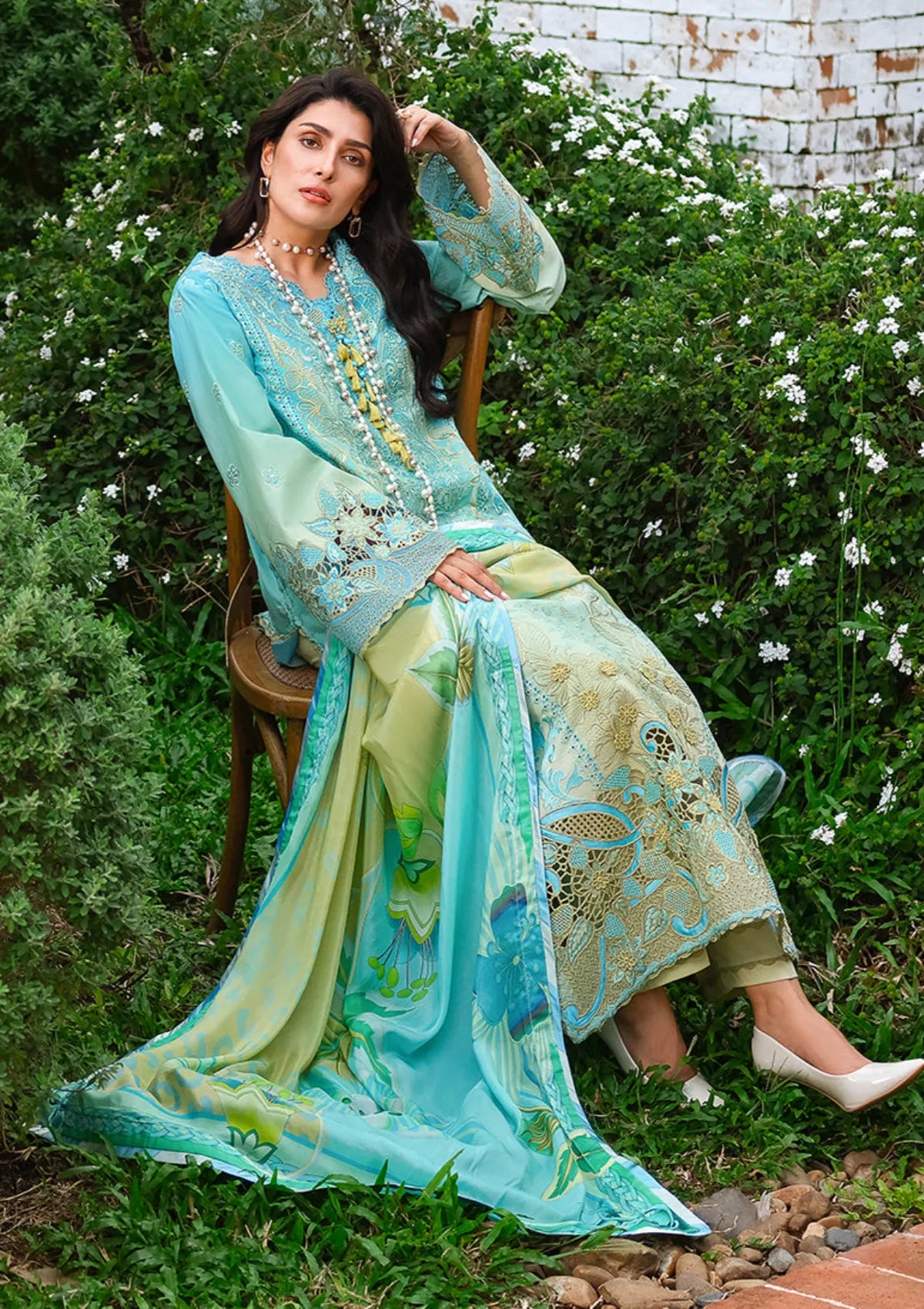 Mushq Amoi Held by Love'26 D-07 Whispering Winds