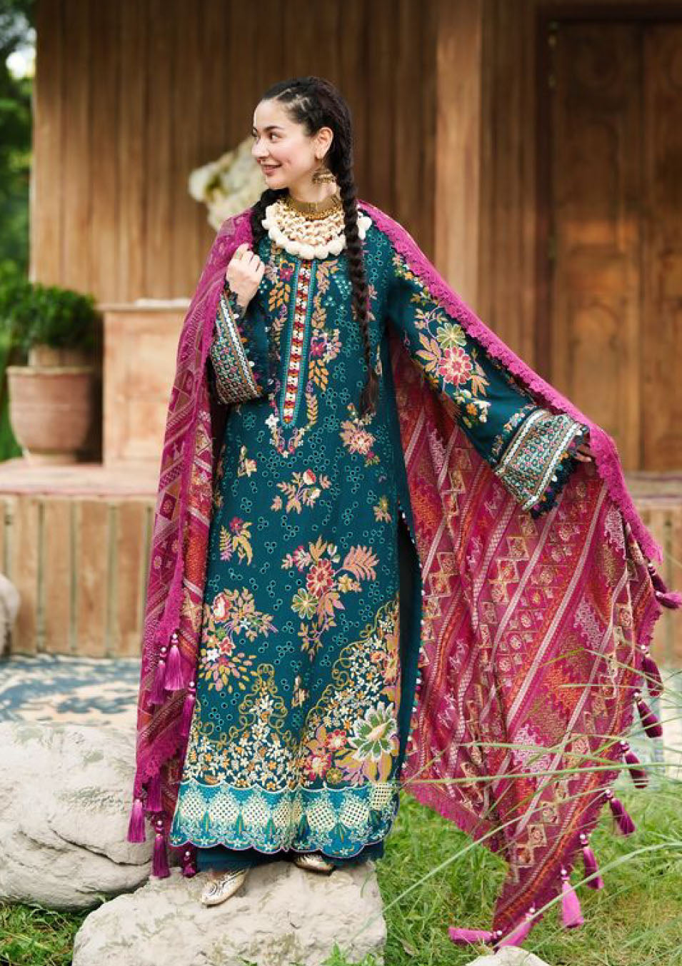 Maryam Hussain Winter Shawl'26 SR-06