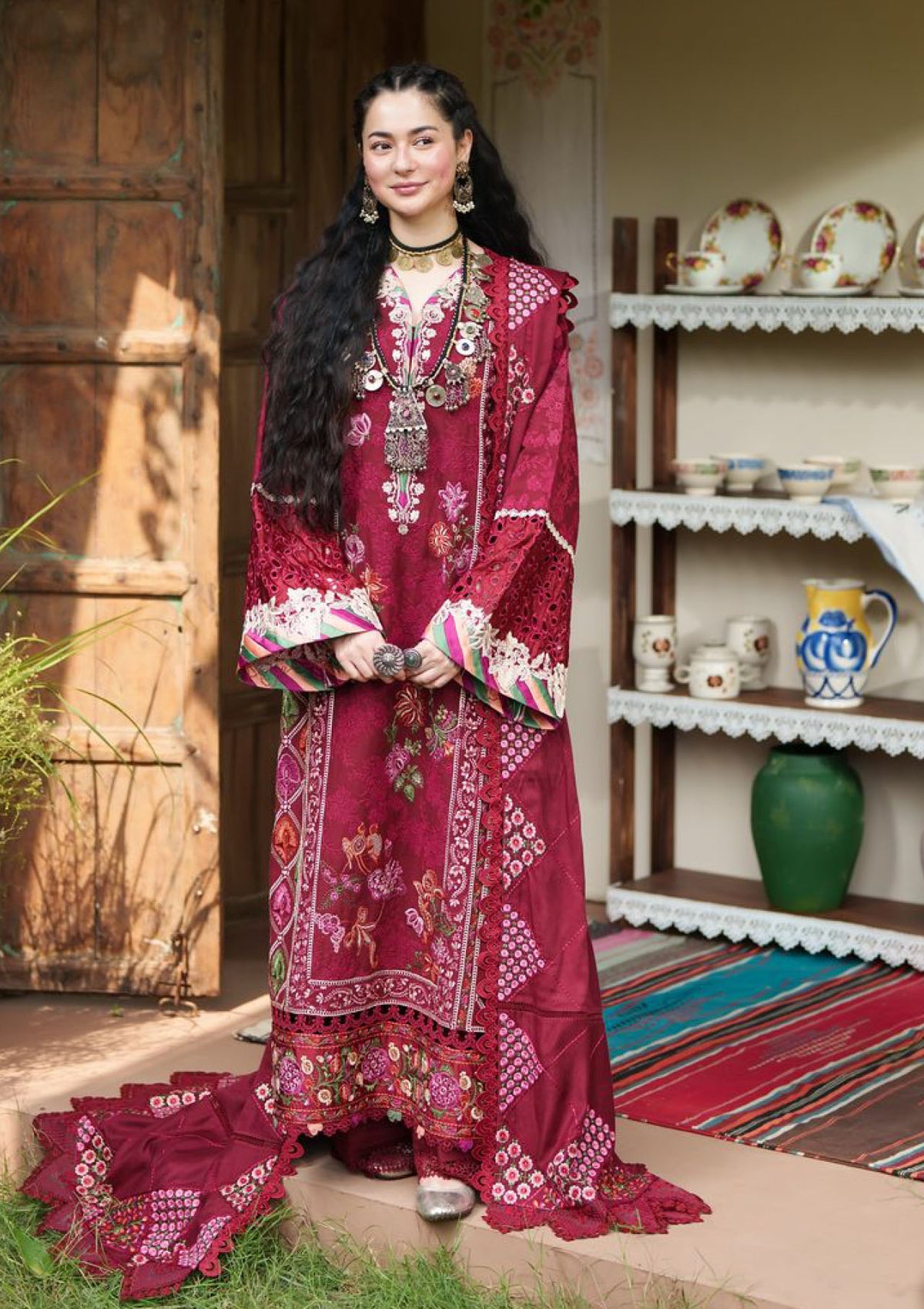 Maryam Hussain Winter Shawl'26 SR-01