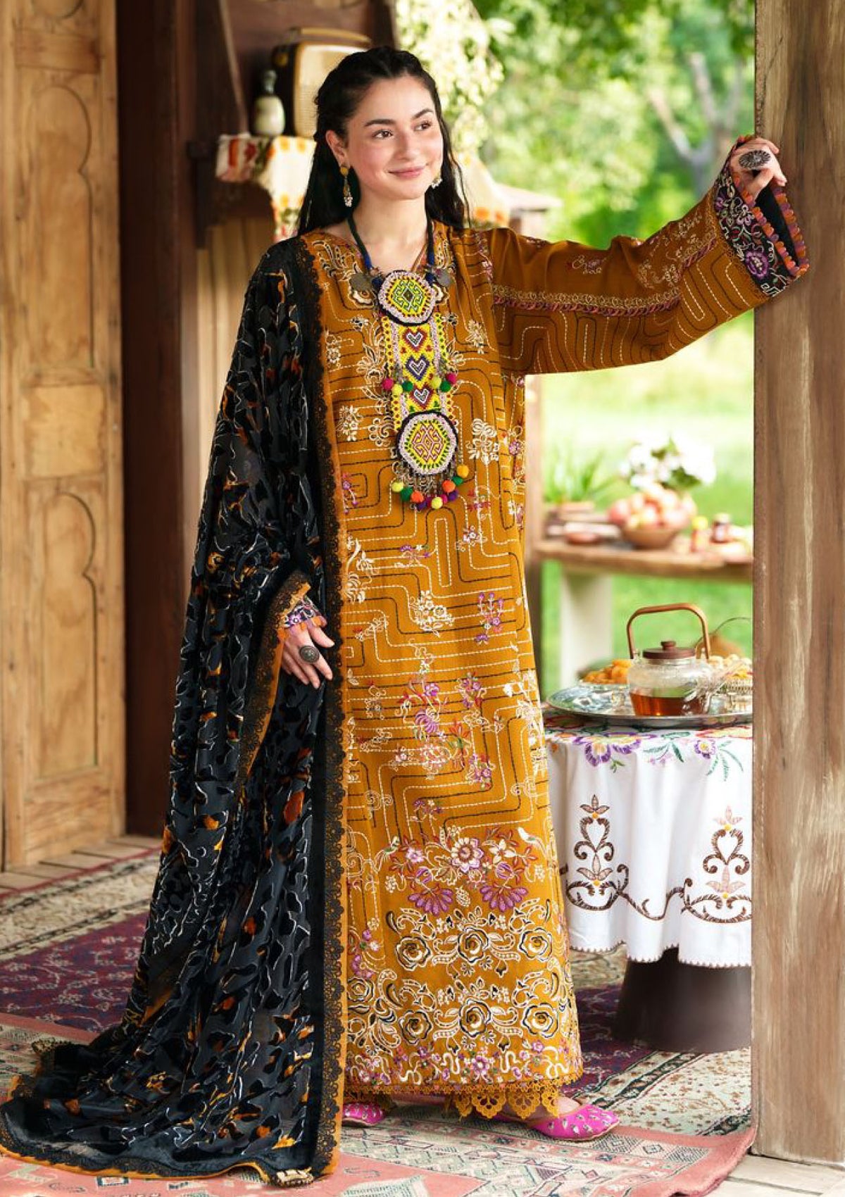 Maryam Hussain Winter Shawl'26 SR-03