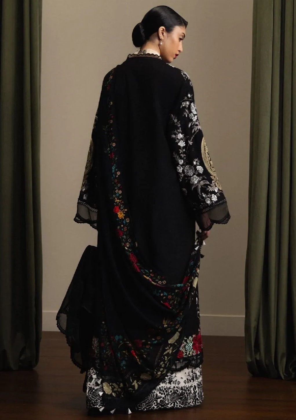 Zara Shahjahan Satori Stillness & Luxury'26 D-10 TAKUMI