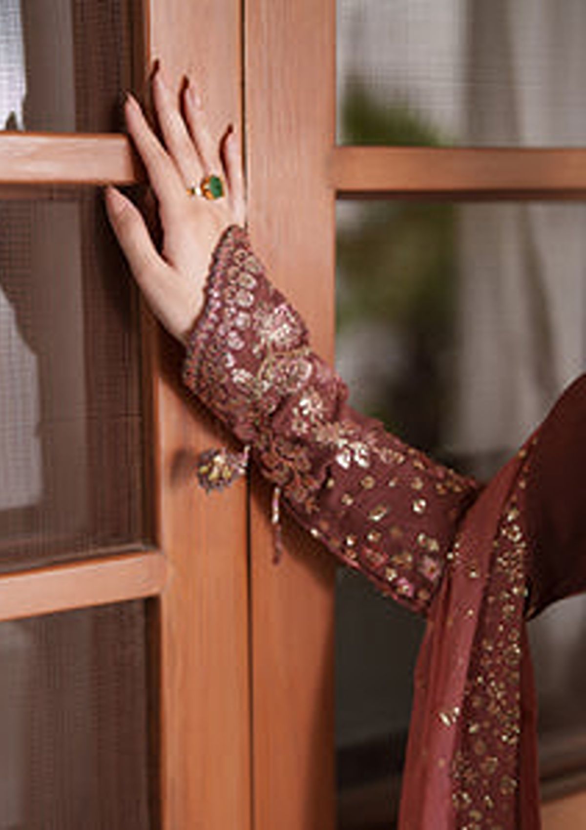 Roheenaz Mah-e-Noor Silk'26 D-01 Zarnish