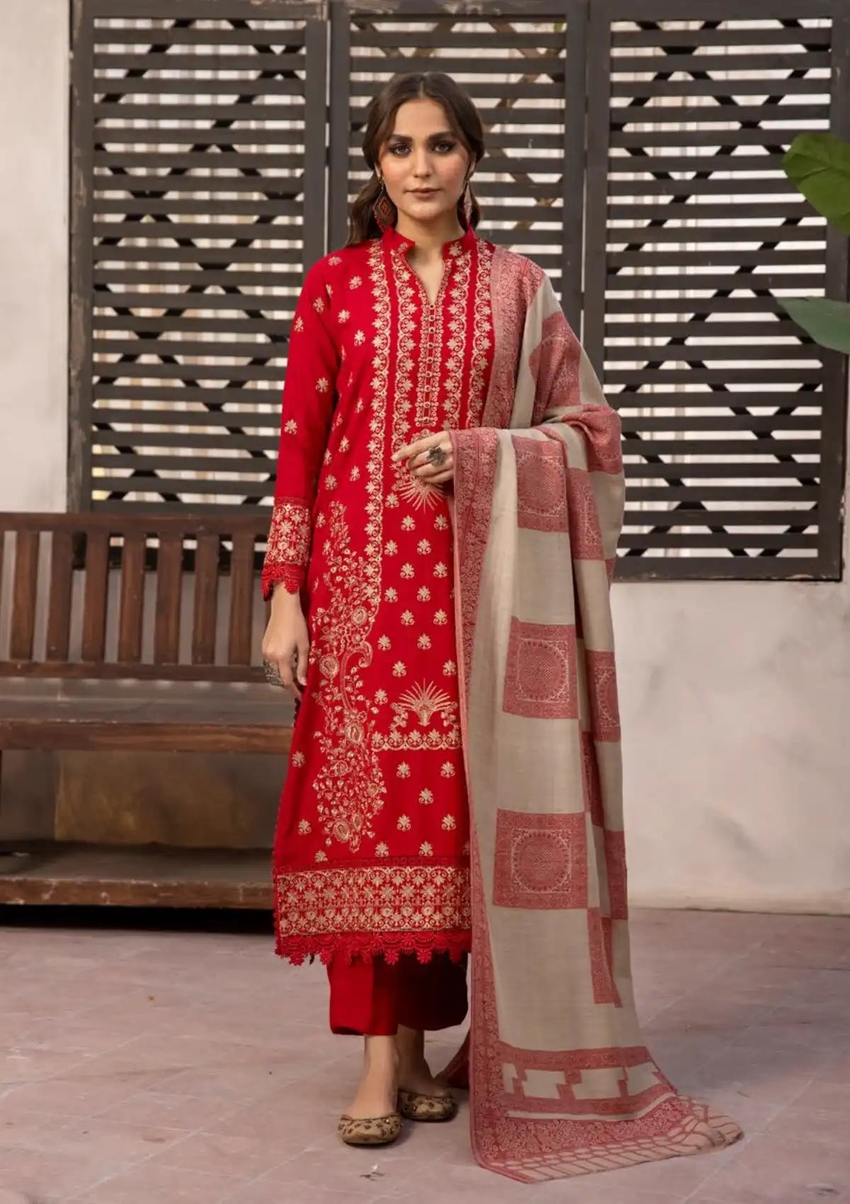 Khoobsurat Zeenat Emb Peach Leather'24 Z-04
