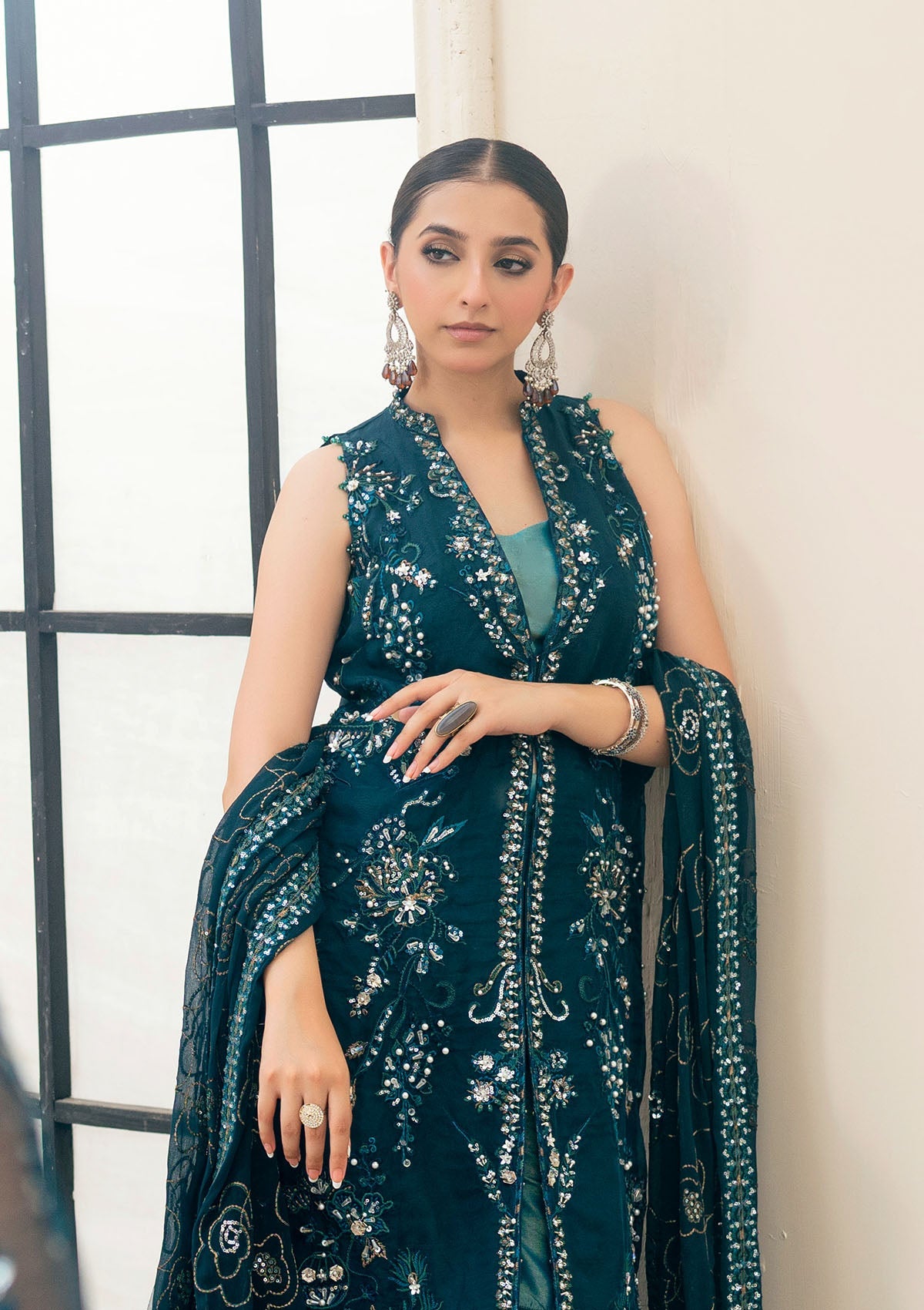 Aik Wedding Festive V-02'23 Look-07