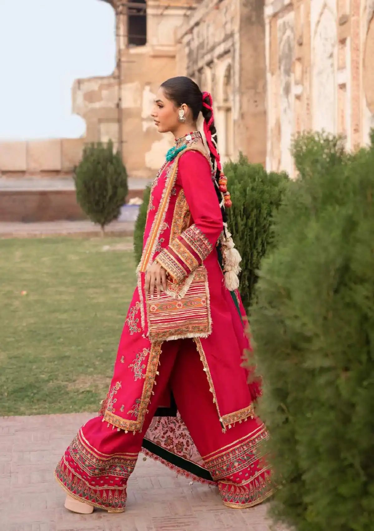 mohsin-saeed-fabrics-luxury-fashion-collection-daily-wear-wedding-and-formal-in-budget-This-product-is-from-zarizaa-almari-naaz25-d-12-gulabi-ghulab-is-available-on-Mohsin-saeed-fabrics-website.