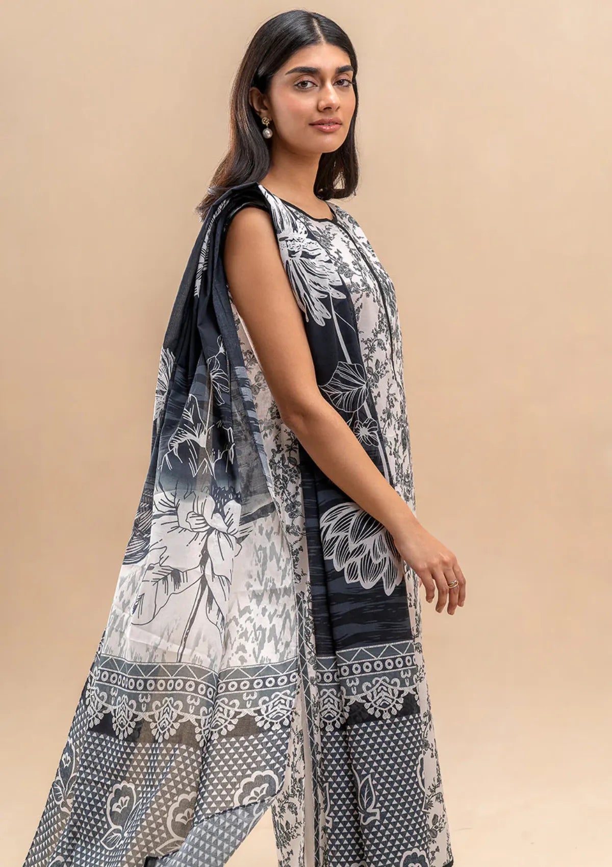 mohsin-saeed-fabrics-is-selling-online-and-in stores-Luxury-daily-wear-wedding-wear-formal-wear-in-budgeted-price-This-product-is-from-beechtree-printed-lawn-25-d-06-is-available-on-Mohsin-saeed-fabrics-website.
