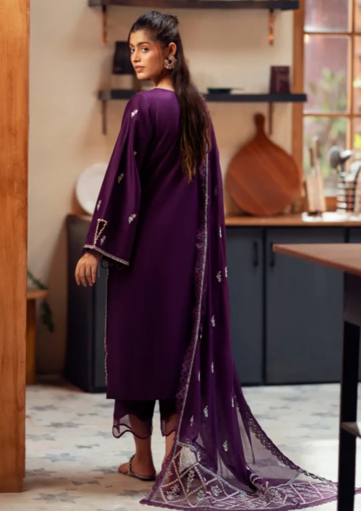 mohsin-saeed-fabrics-is-selling-online-and-in stores-Luxury-daily-wear-wedding-wear-formal-wear-in-budgeted-price-This-product-is-from-humdum-lala-rukh-lawn25-d-05-is-available-on-Mohsin-saeed-fabrics-website.