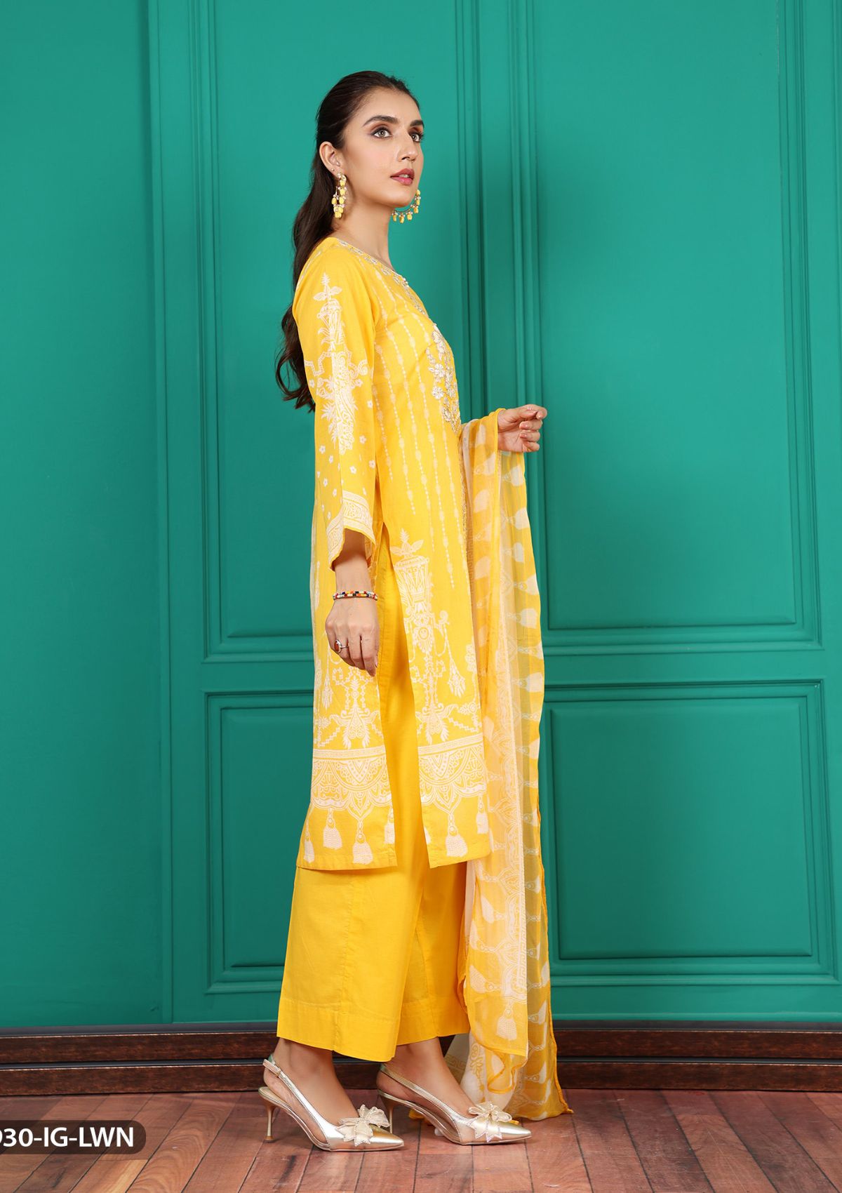 ShaPosh Casual Pret (15930-IG-LWN ) - Mohsin Saeed Fabrics